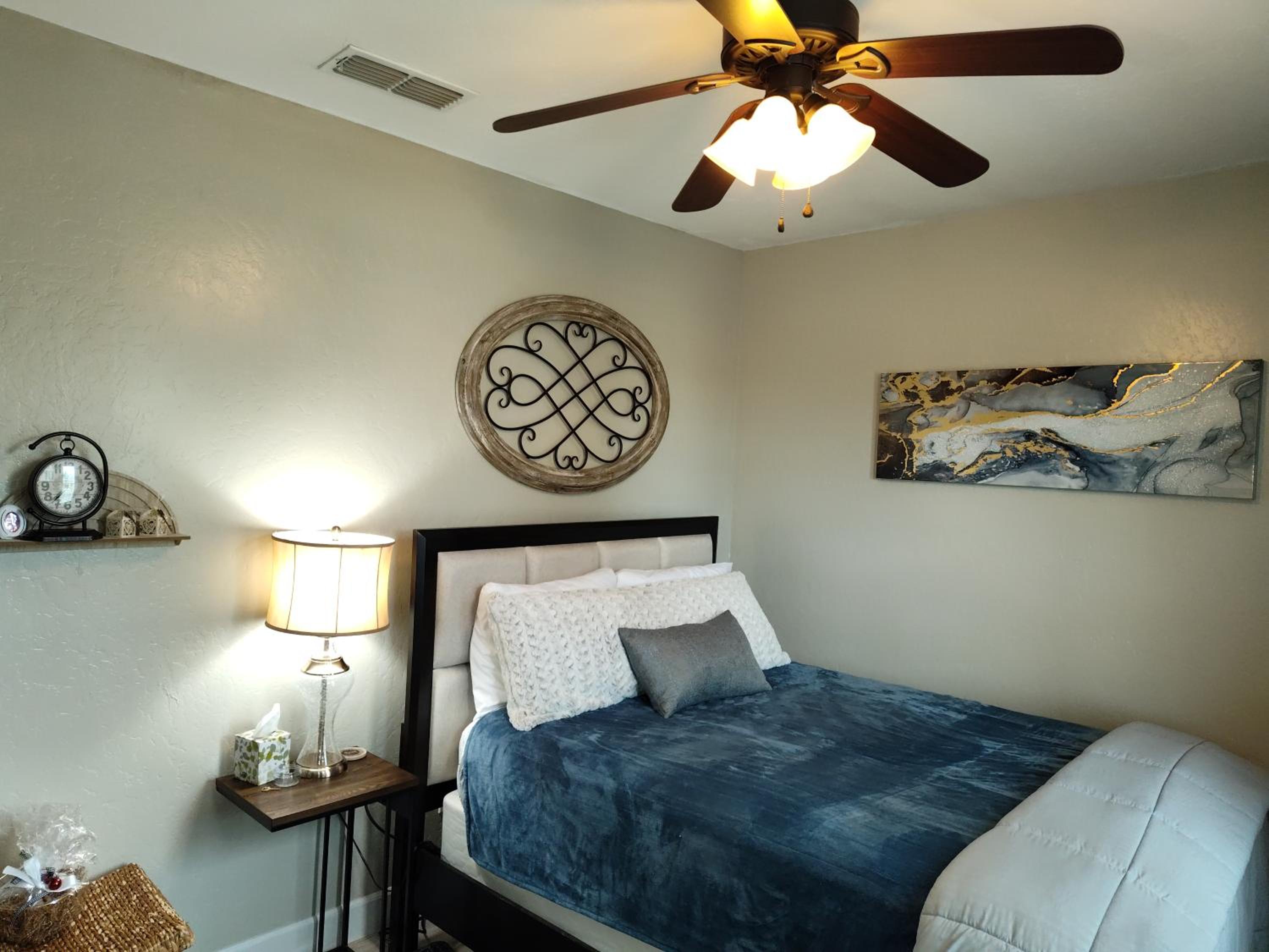 Deluxe Queen Room