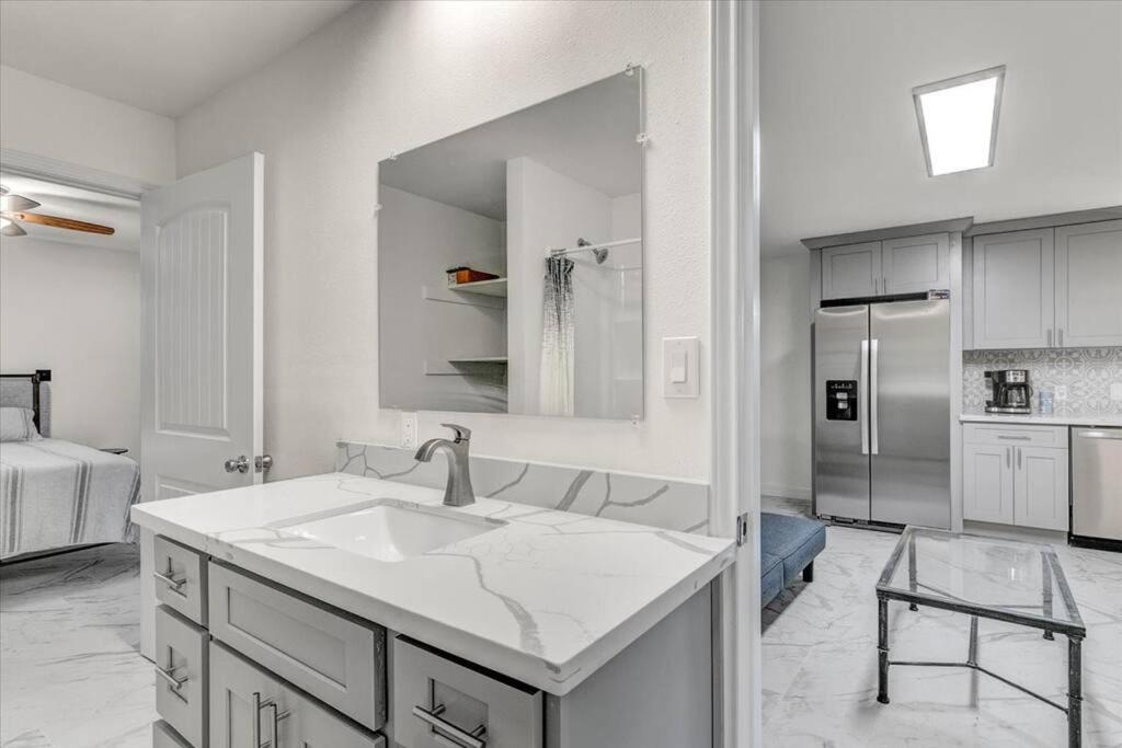 Two-Bedroom House photo 2