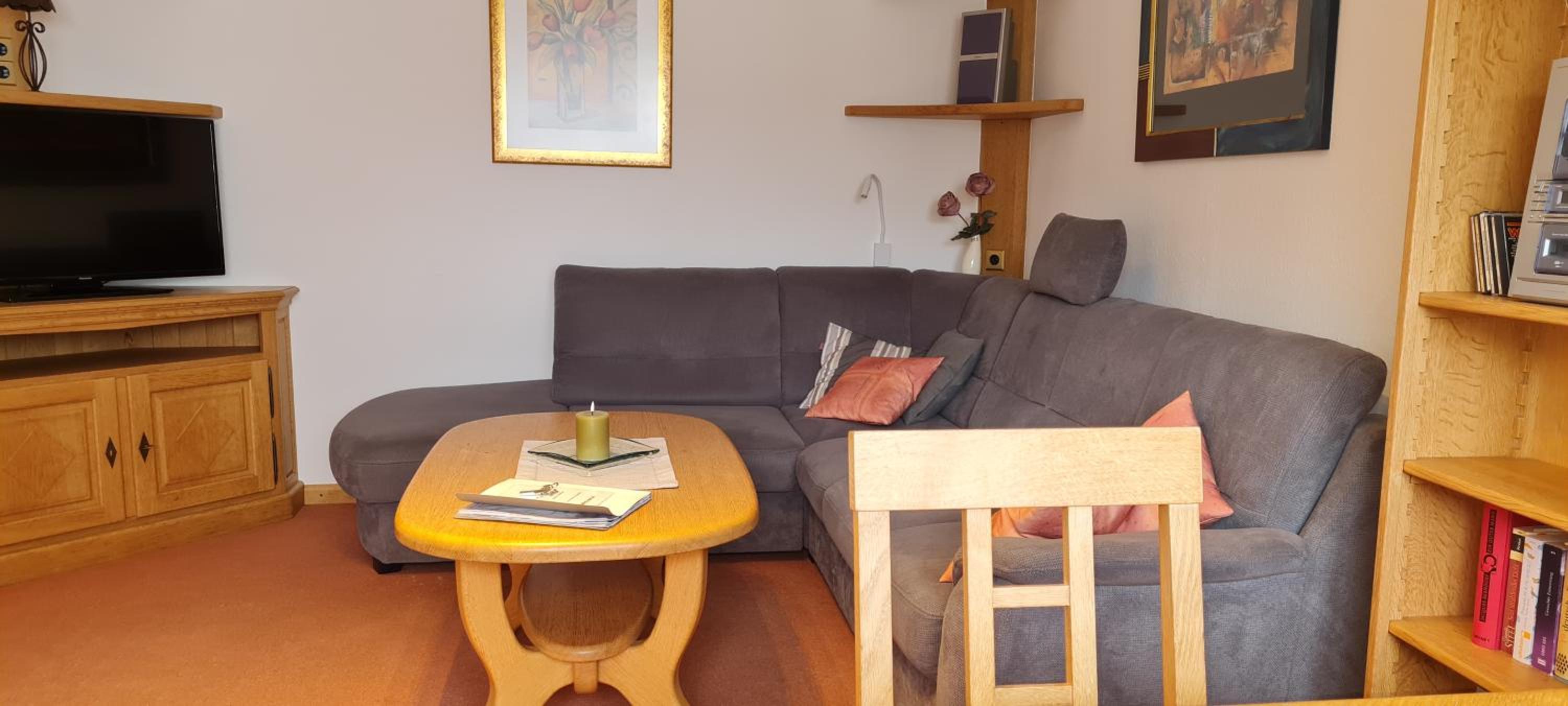 One-Bedroom Apartment photo 1