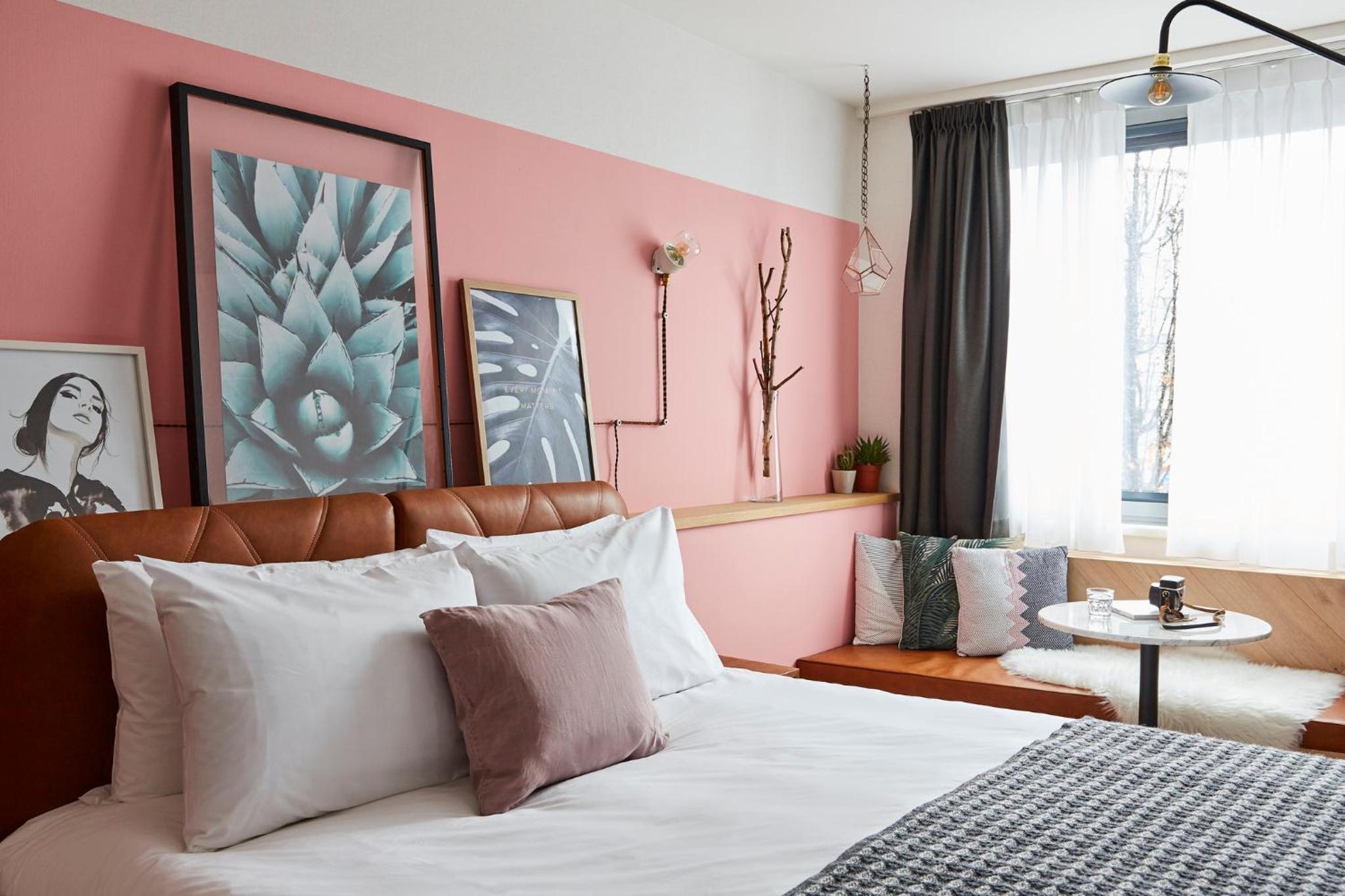 Standard Double Room - Photo 8