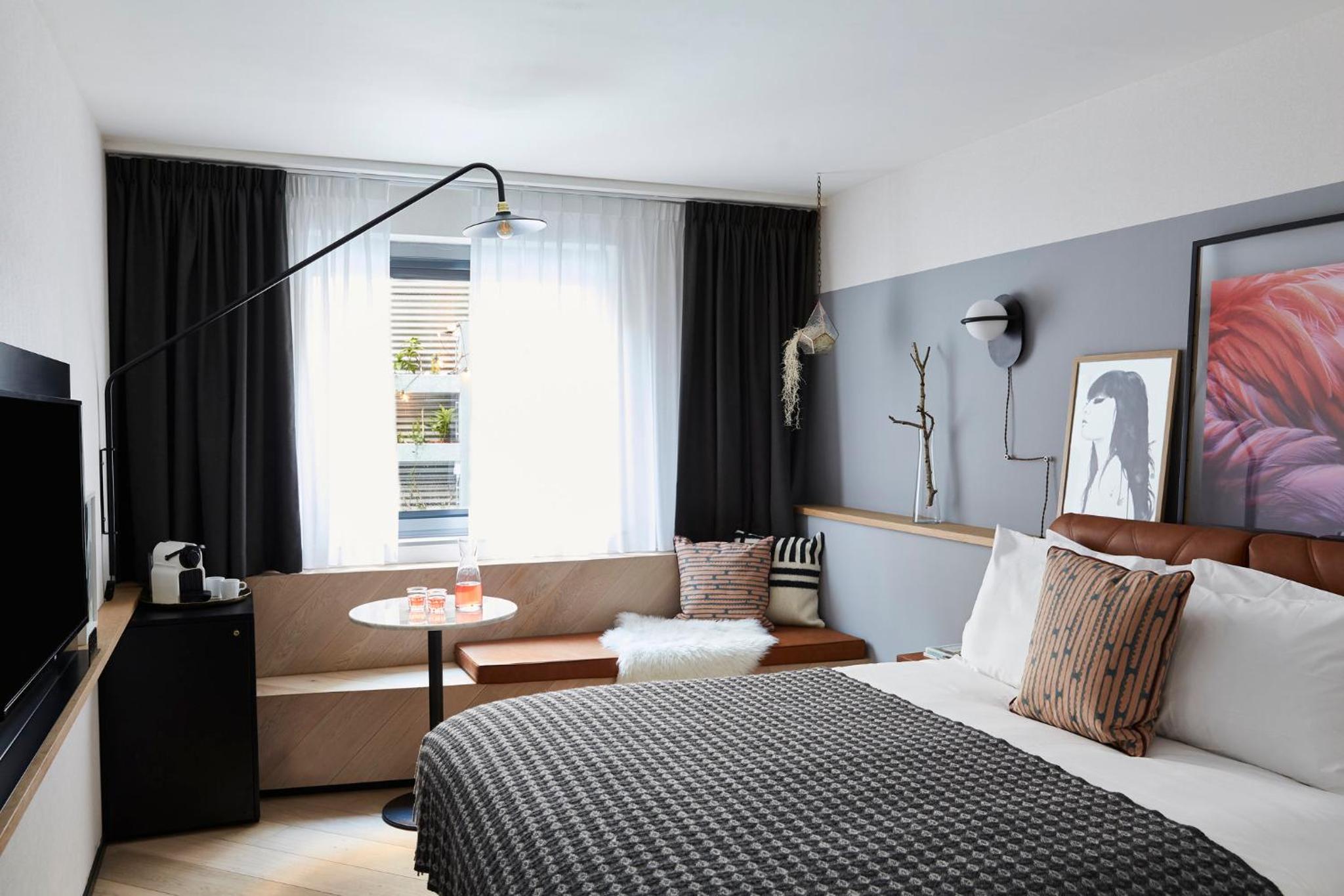 Standard Double Room - Photo 9