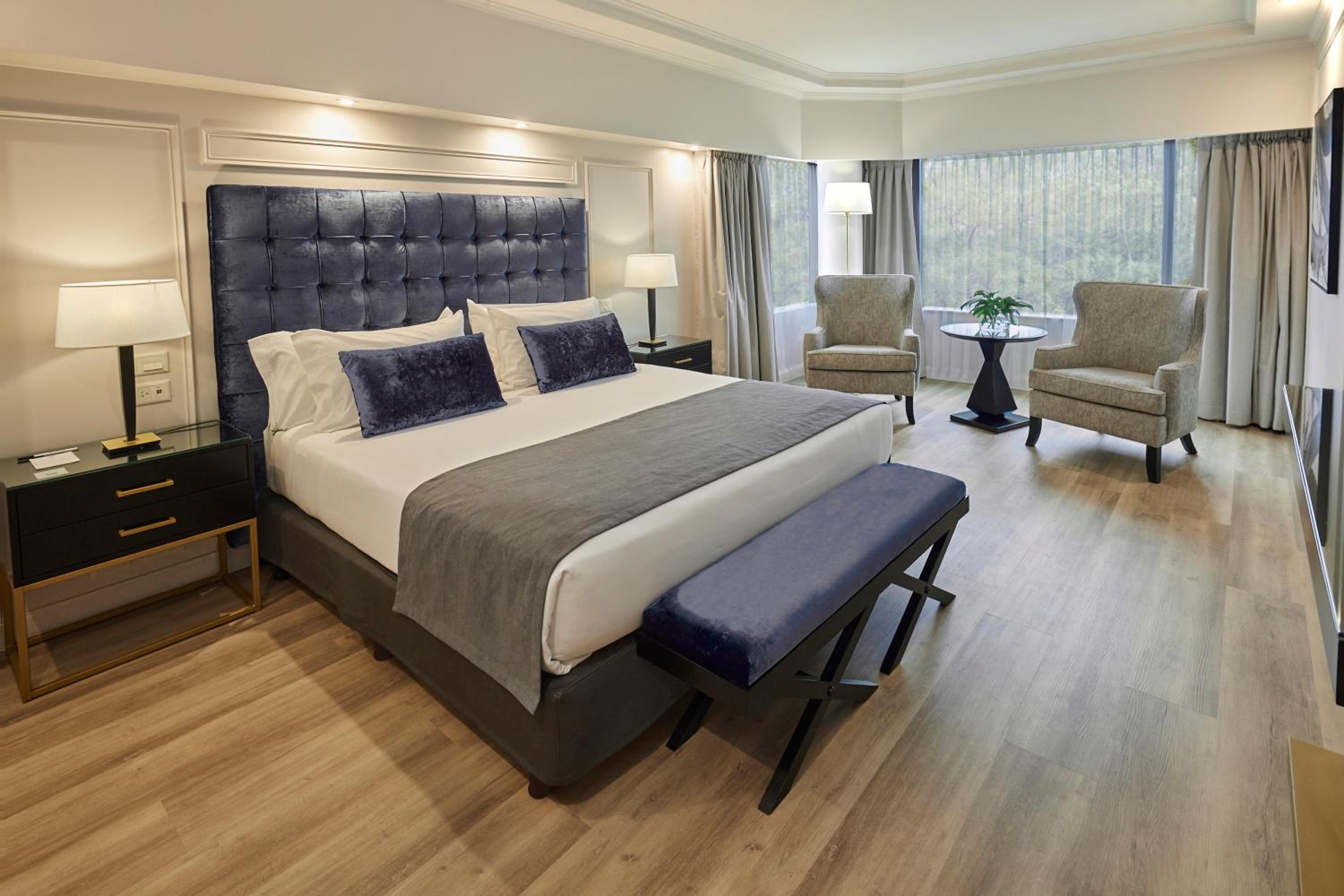Corner Suite