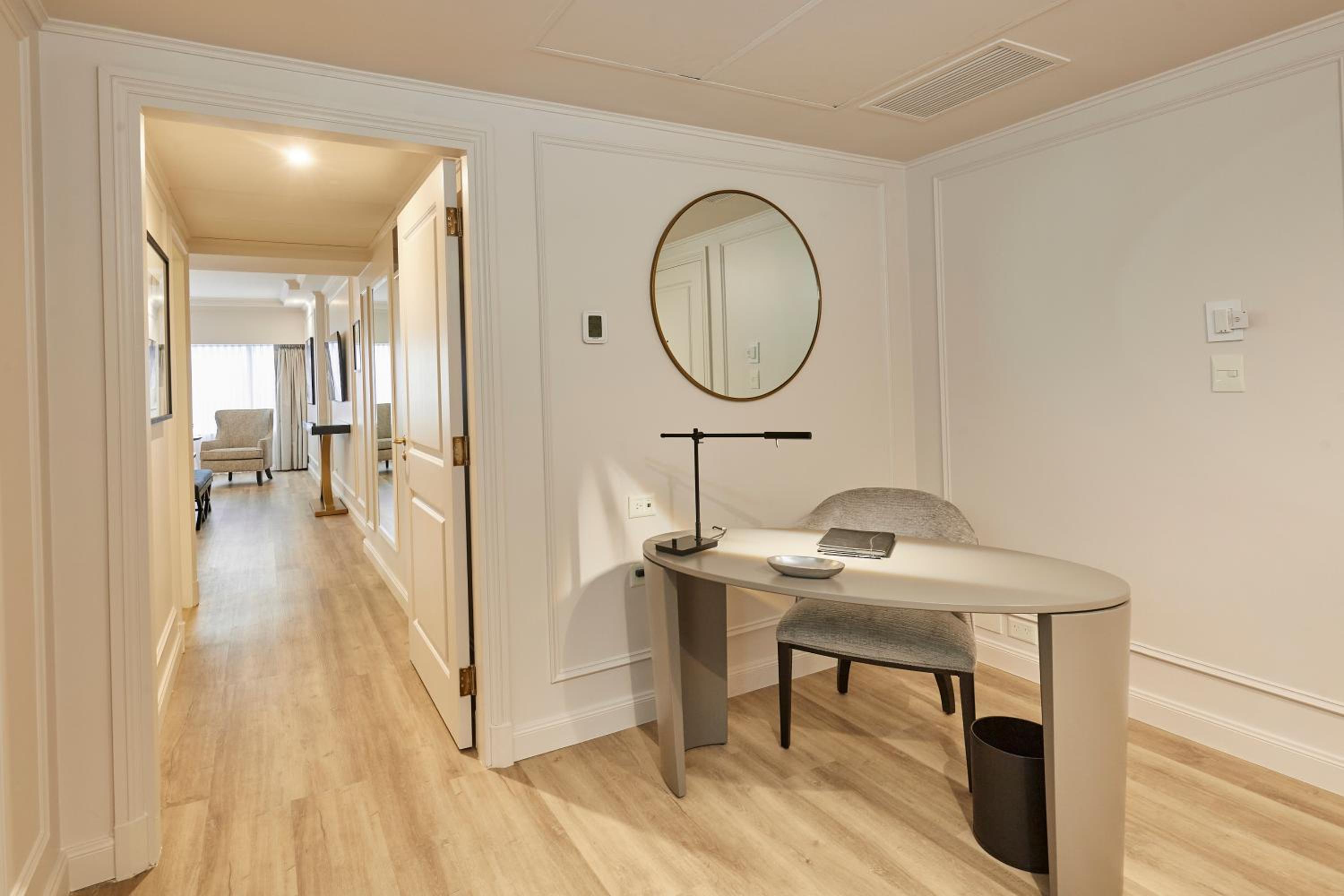 Corner Suite