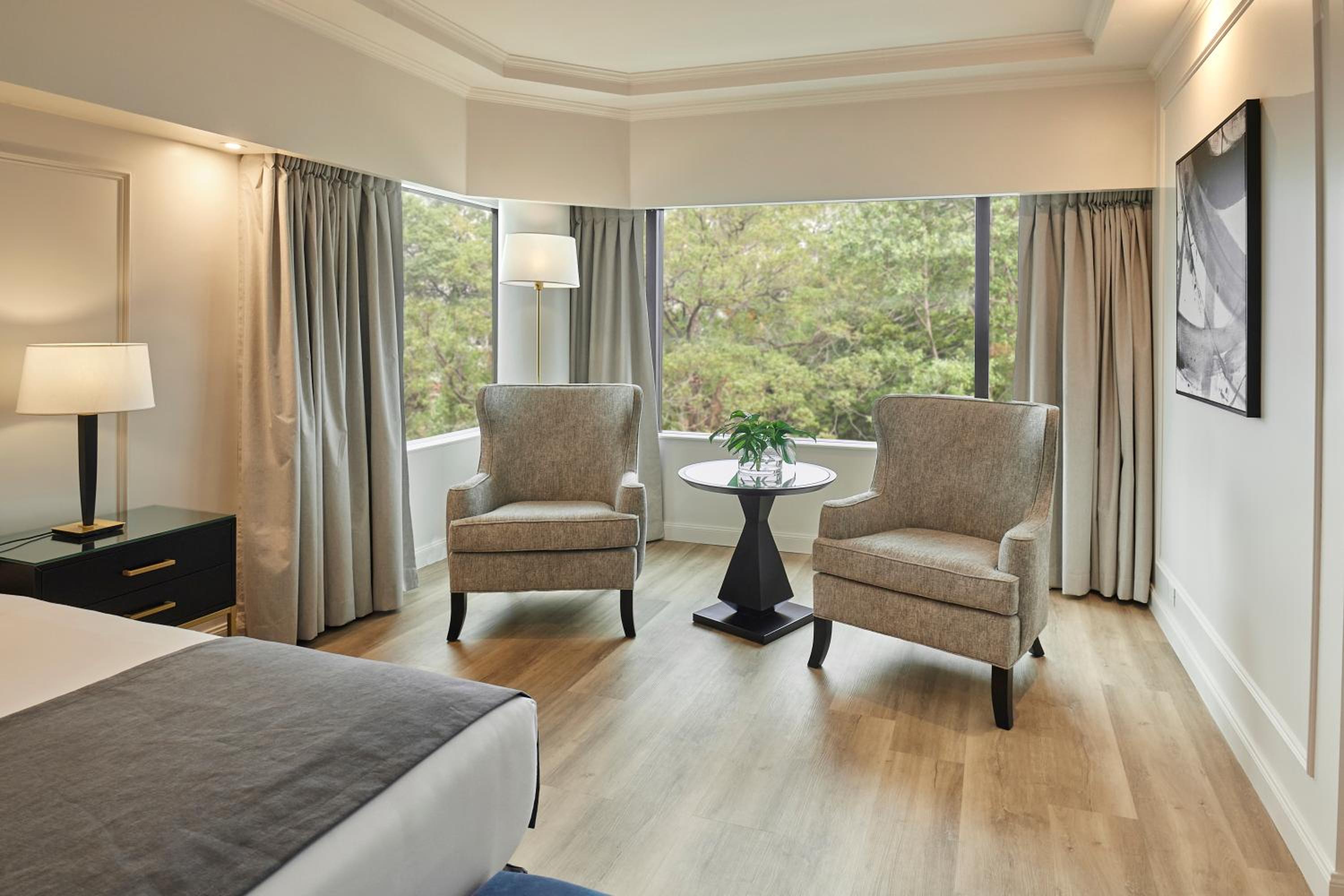 Corner Suite