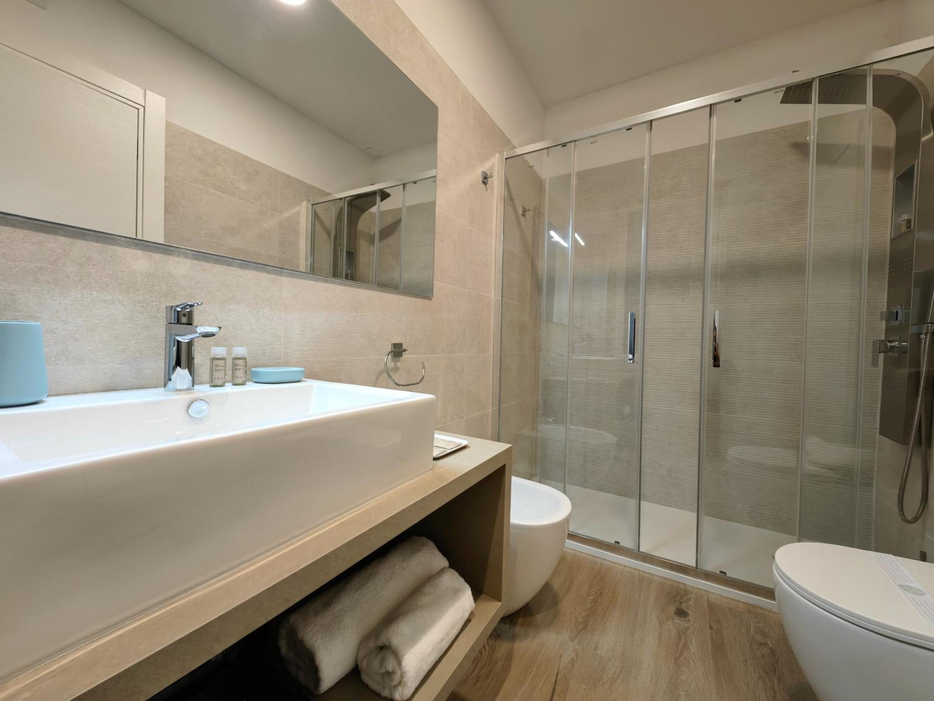 Double Room with Balcony photo 3