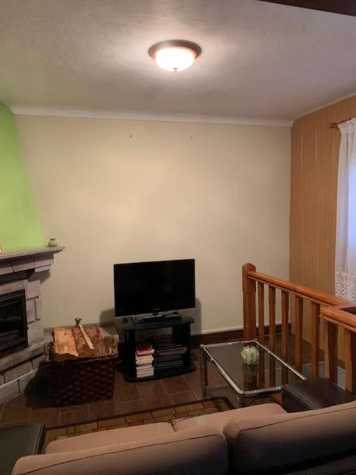 Three-Bedroom House photo 3