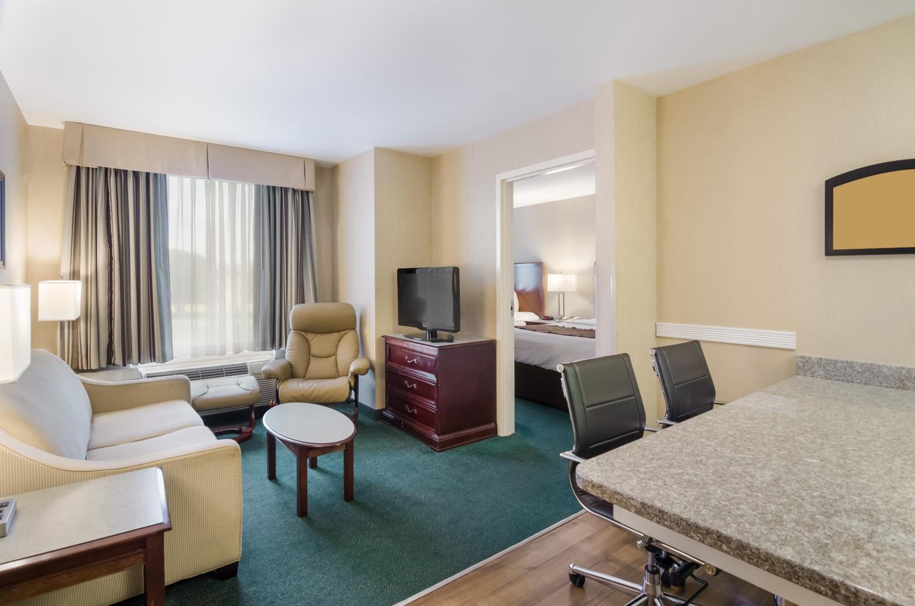 Efficiency Queen Suite with Two Queen Beds - Non-Smoking - Photo 1
