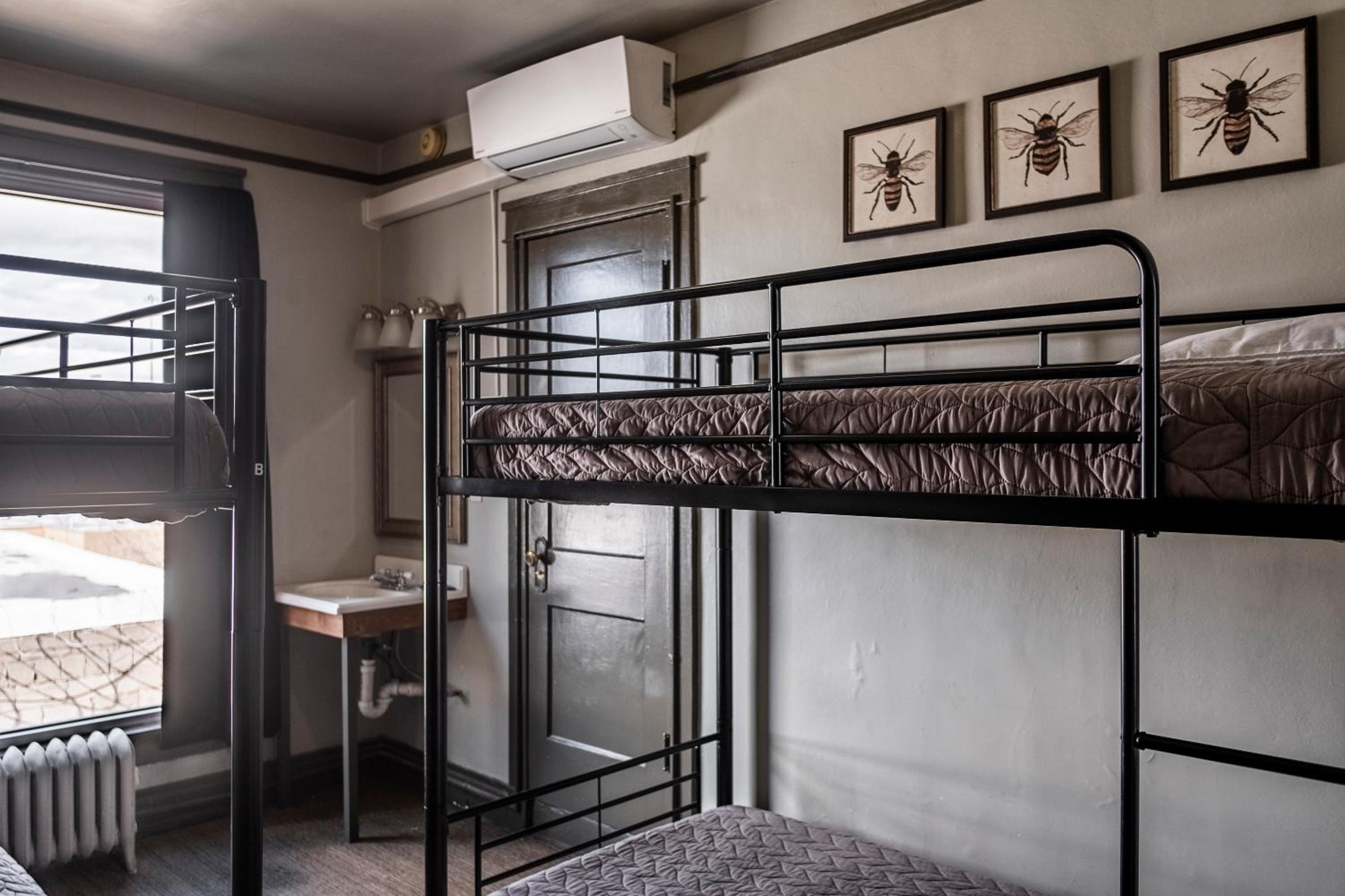 Bed in 4-Bed Female Dormitory Room photo 1