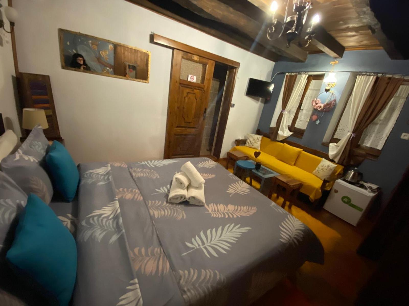Double Room - Photo 4