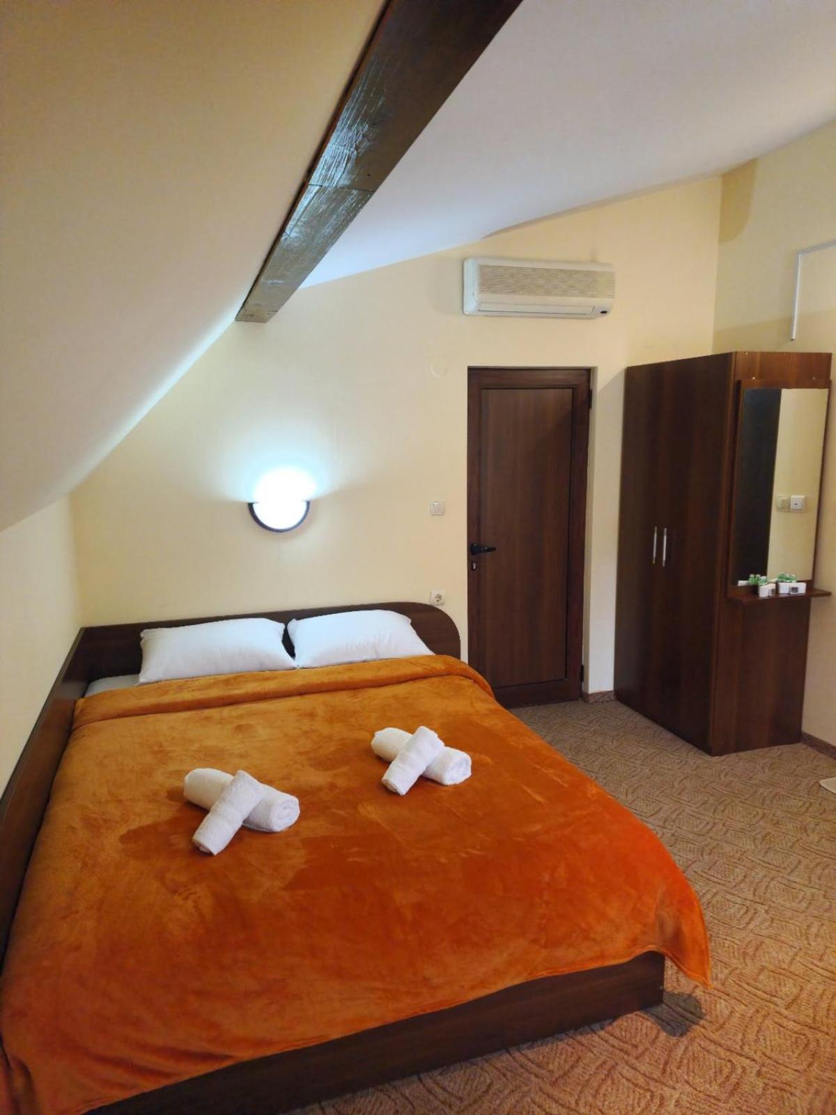 Deluxe Queen Room photo 3