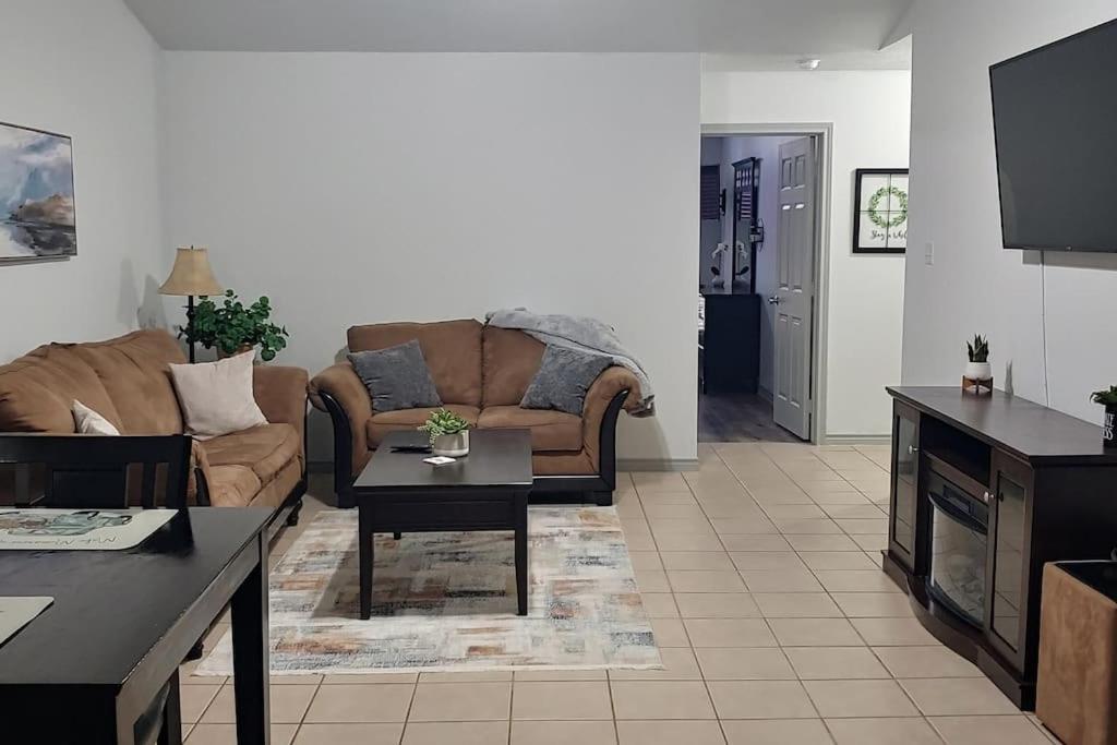 Three-Bedroom Apartment photo 1