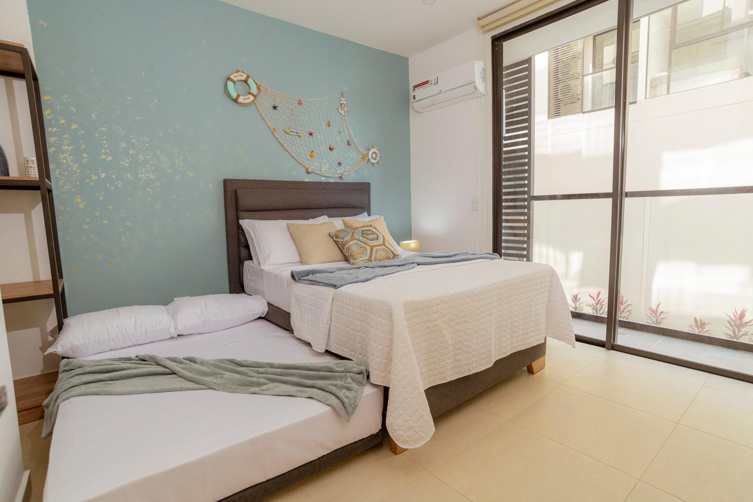 One-Bedroom Apartment With Balcony And Water View photo 1