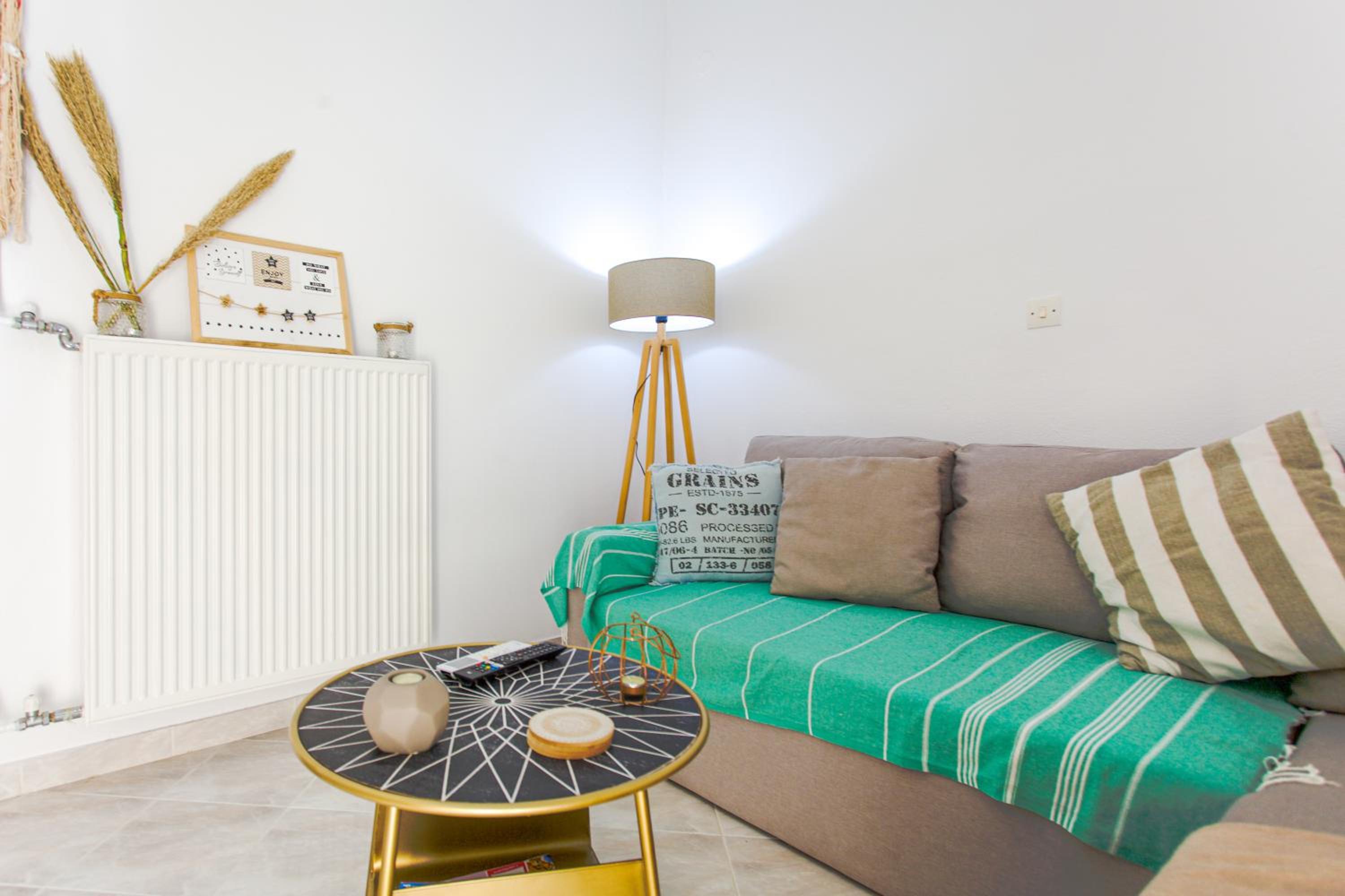 One-Bedroom Apartment photo 2