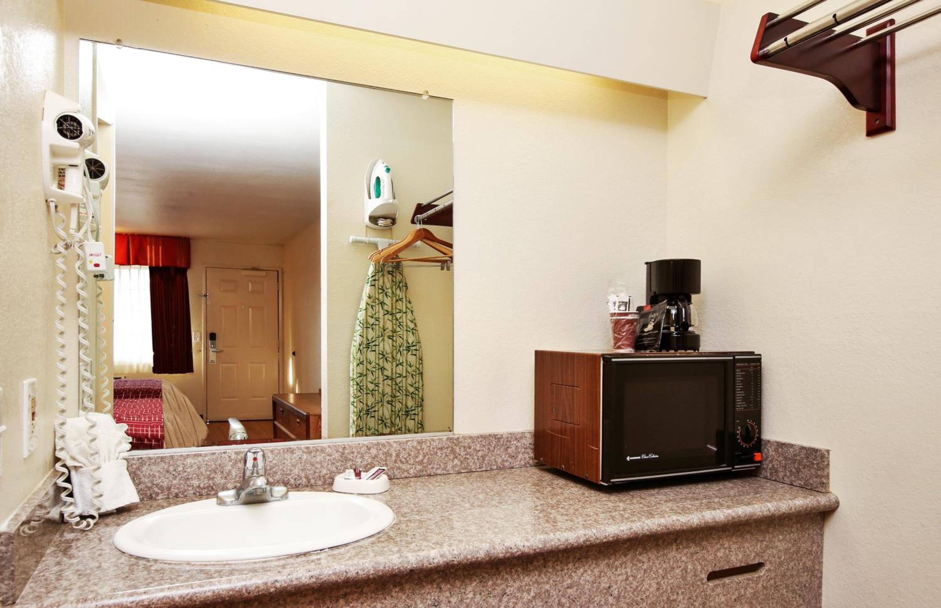 Superior King Room Smoke Free - Photo 9