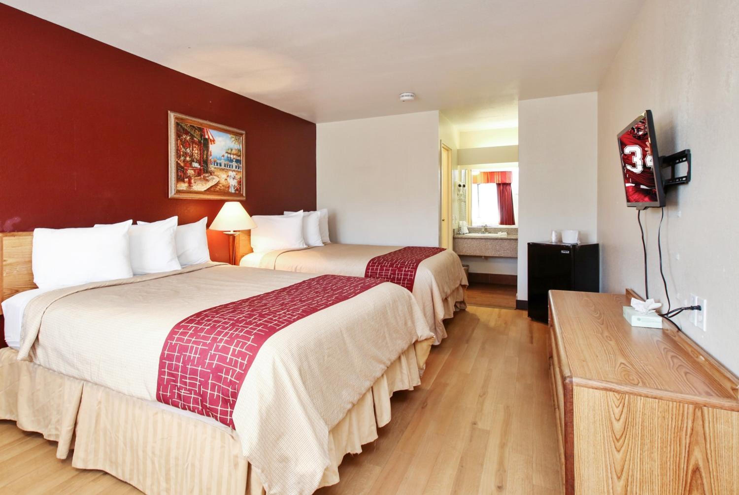 Deluxe Room with Two Queen Beds Smoke Free - Photo 1