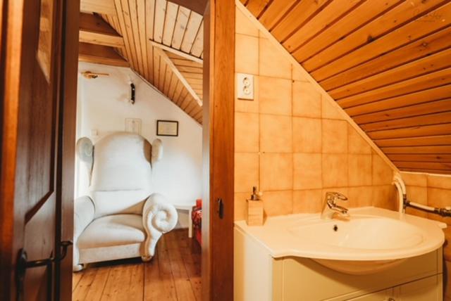 Deluxe Double Room with Bath photo 3
