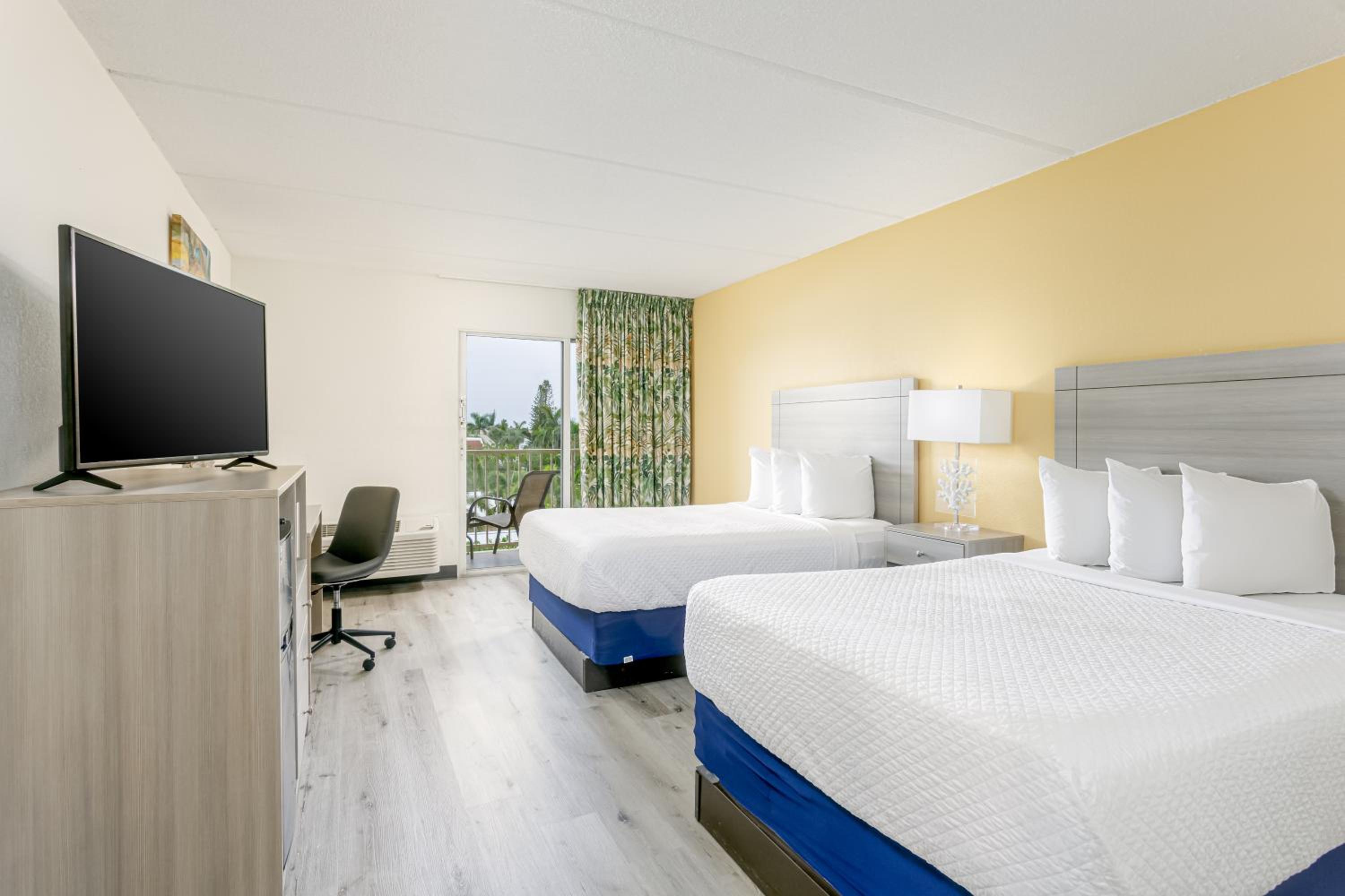 Standard Double Room with Two Double Beds - Photo 7