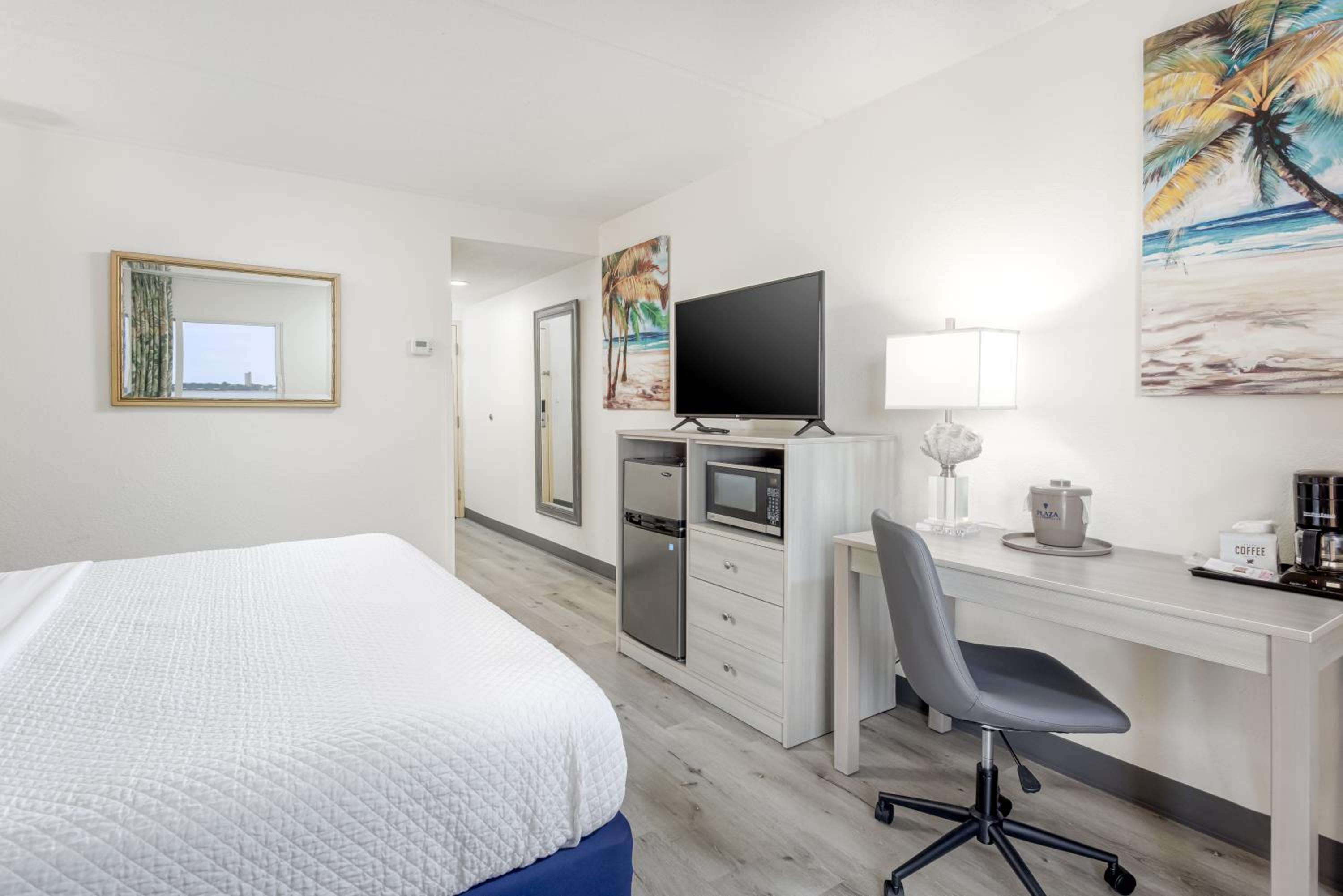 Standard King Room - Photo 7