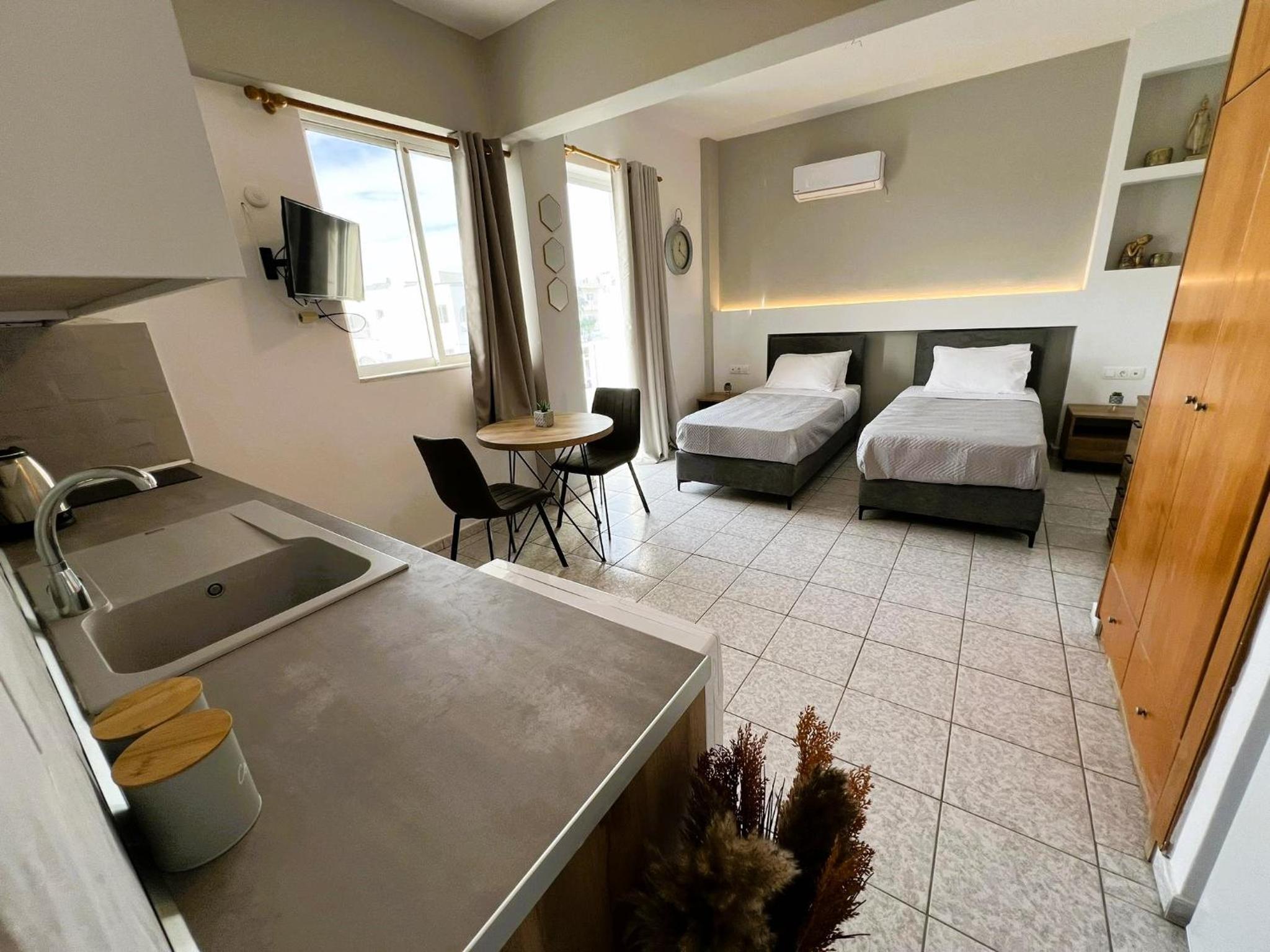 Deluxe Double or Twin Room with Balcony photo 2