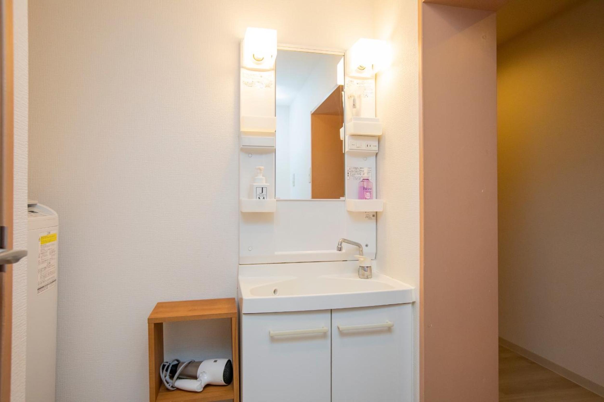 One-Bedroom Apartment photo 3