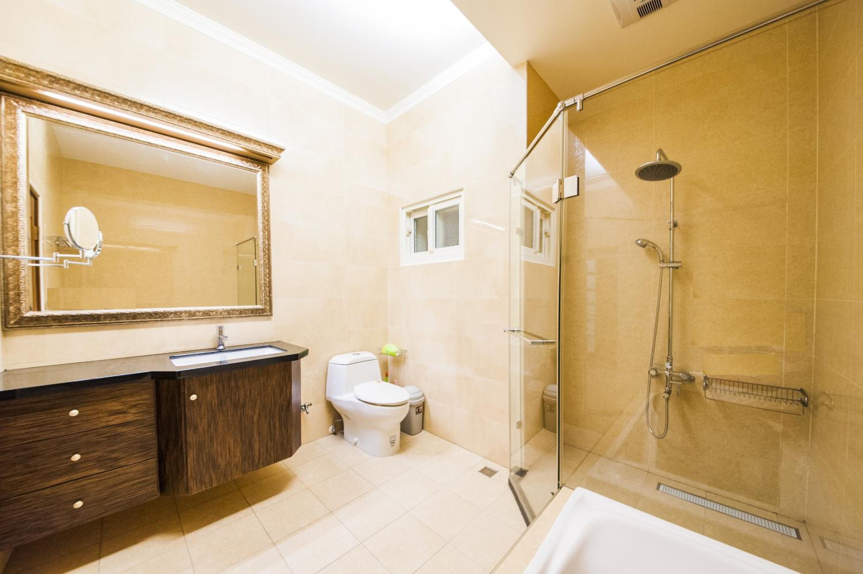 Quadruple Room with Bath photo 2