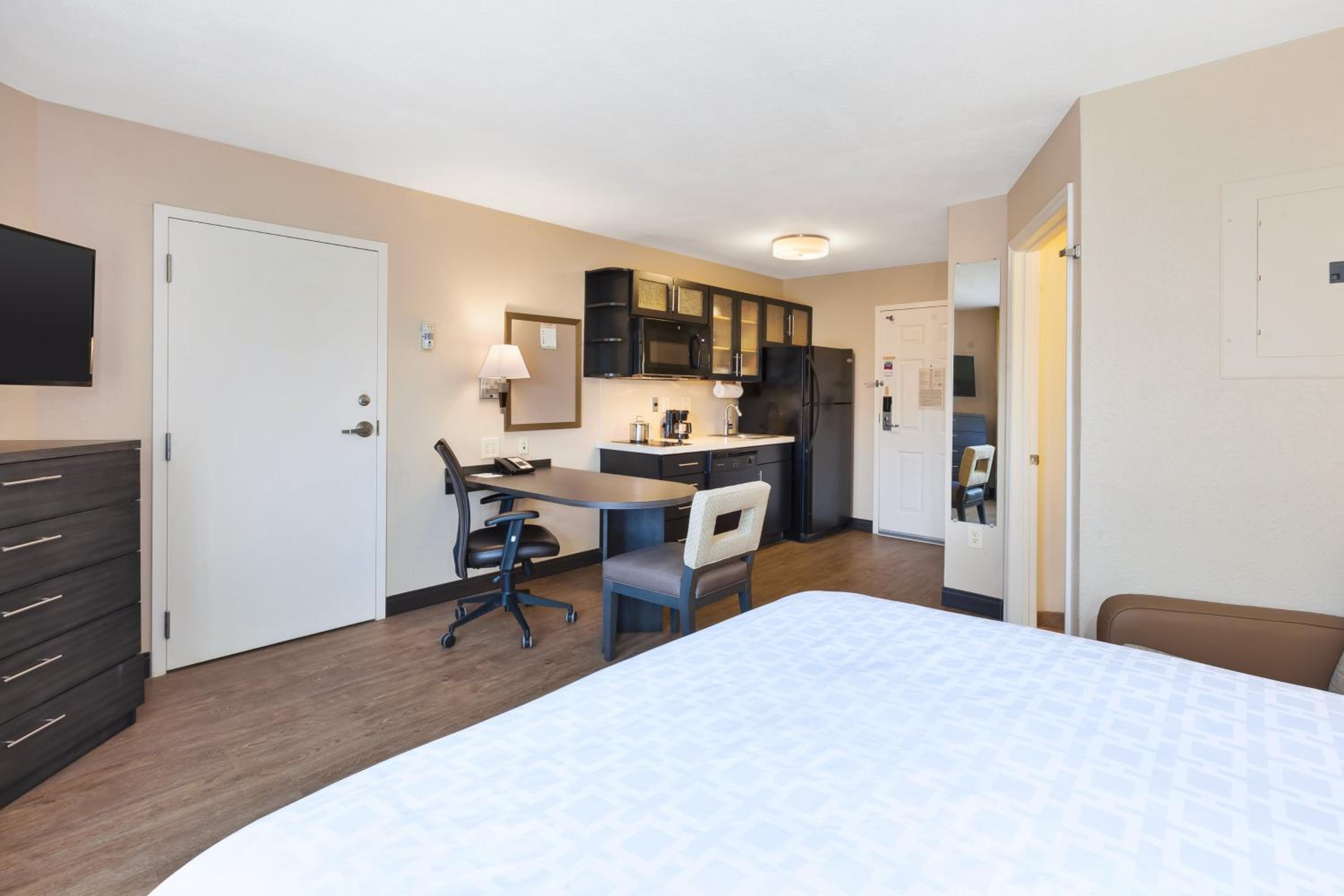 Studio Suite - Photo 4