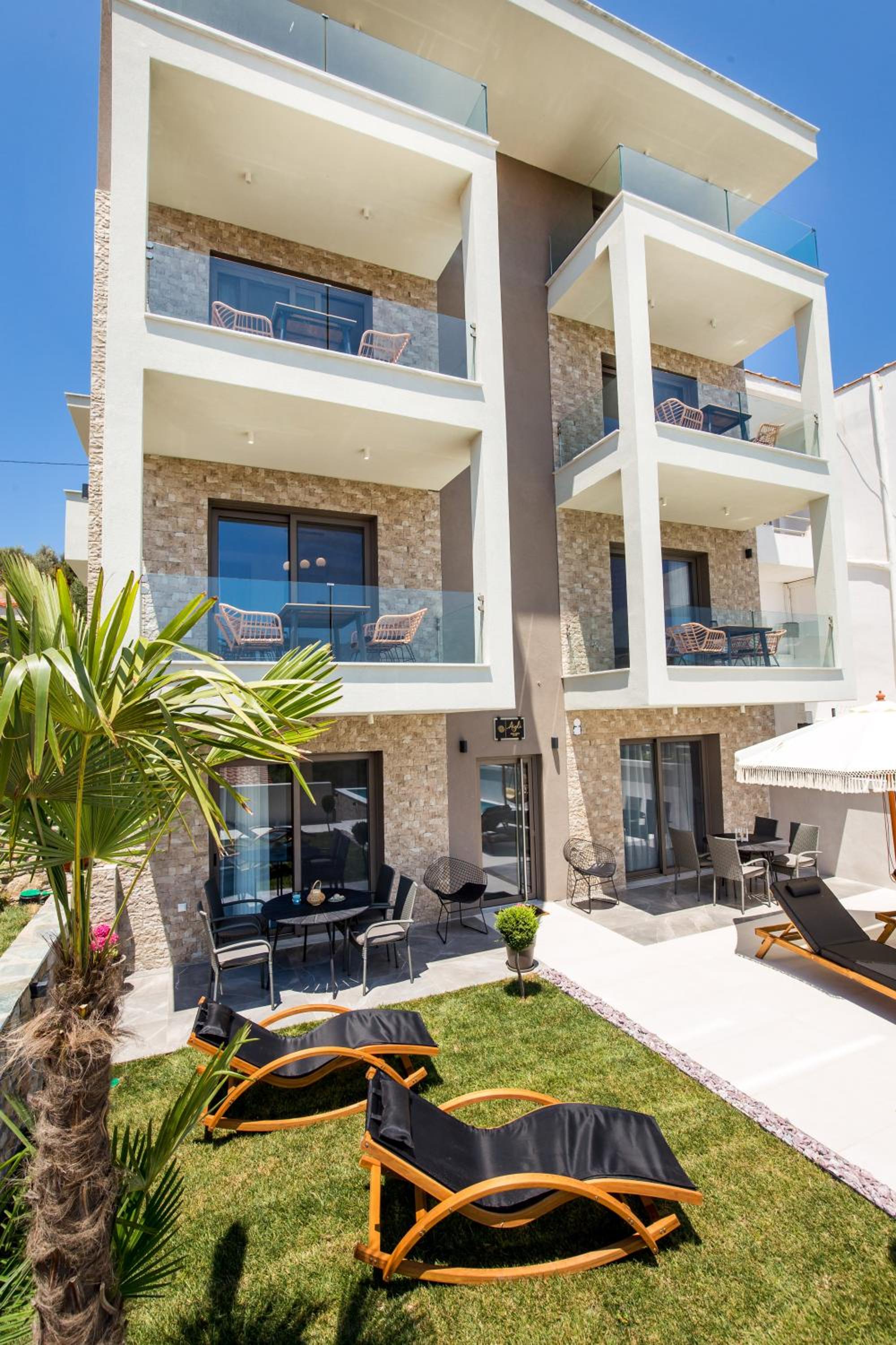 Apartment with Pool View  photo 2