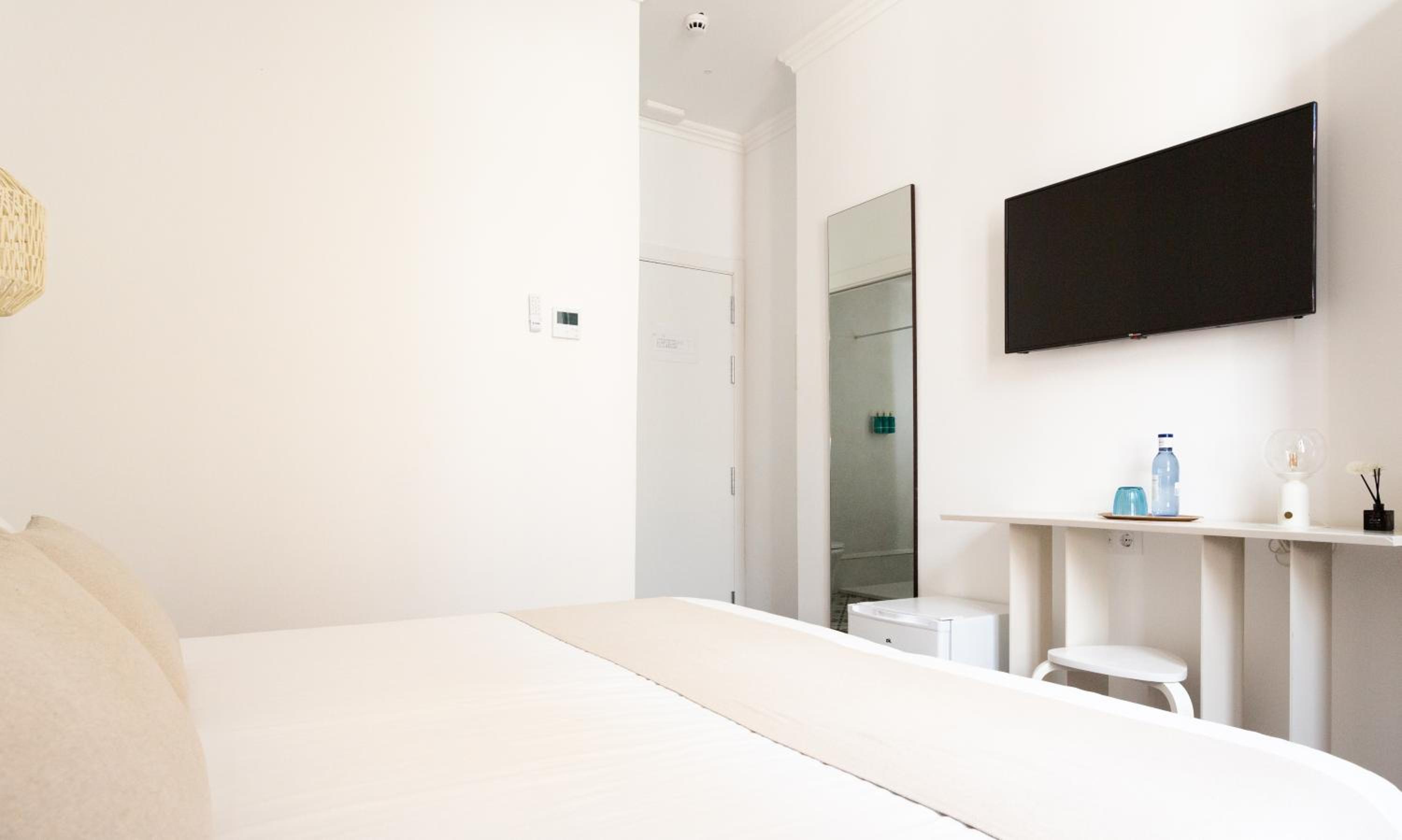 Standard Double or Twin Room - Photo 1