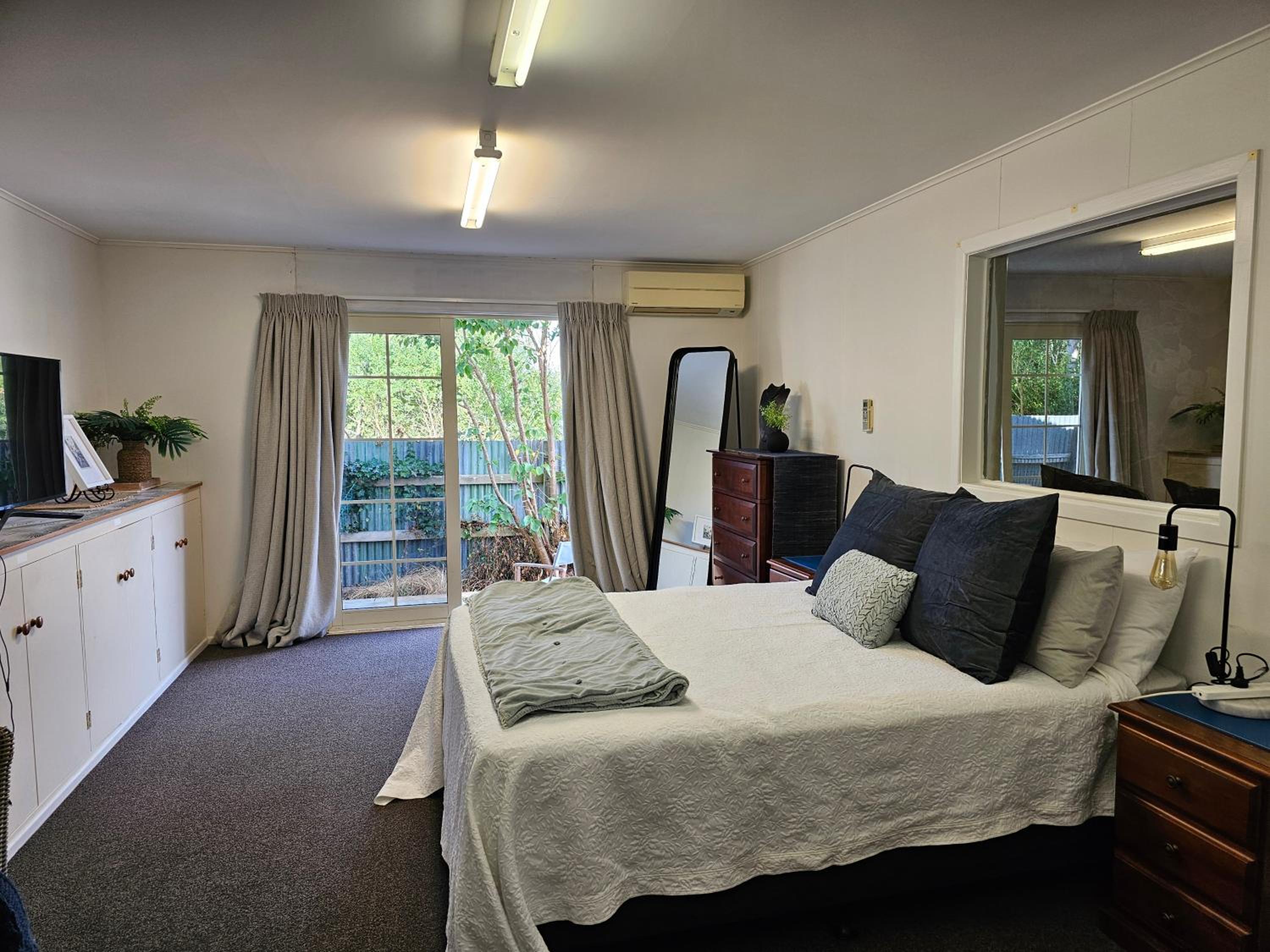 Triple Room With Shared Bathroom photo 2