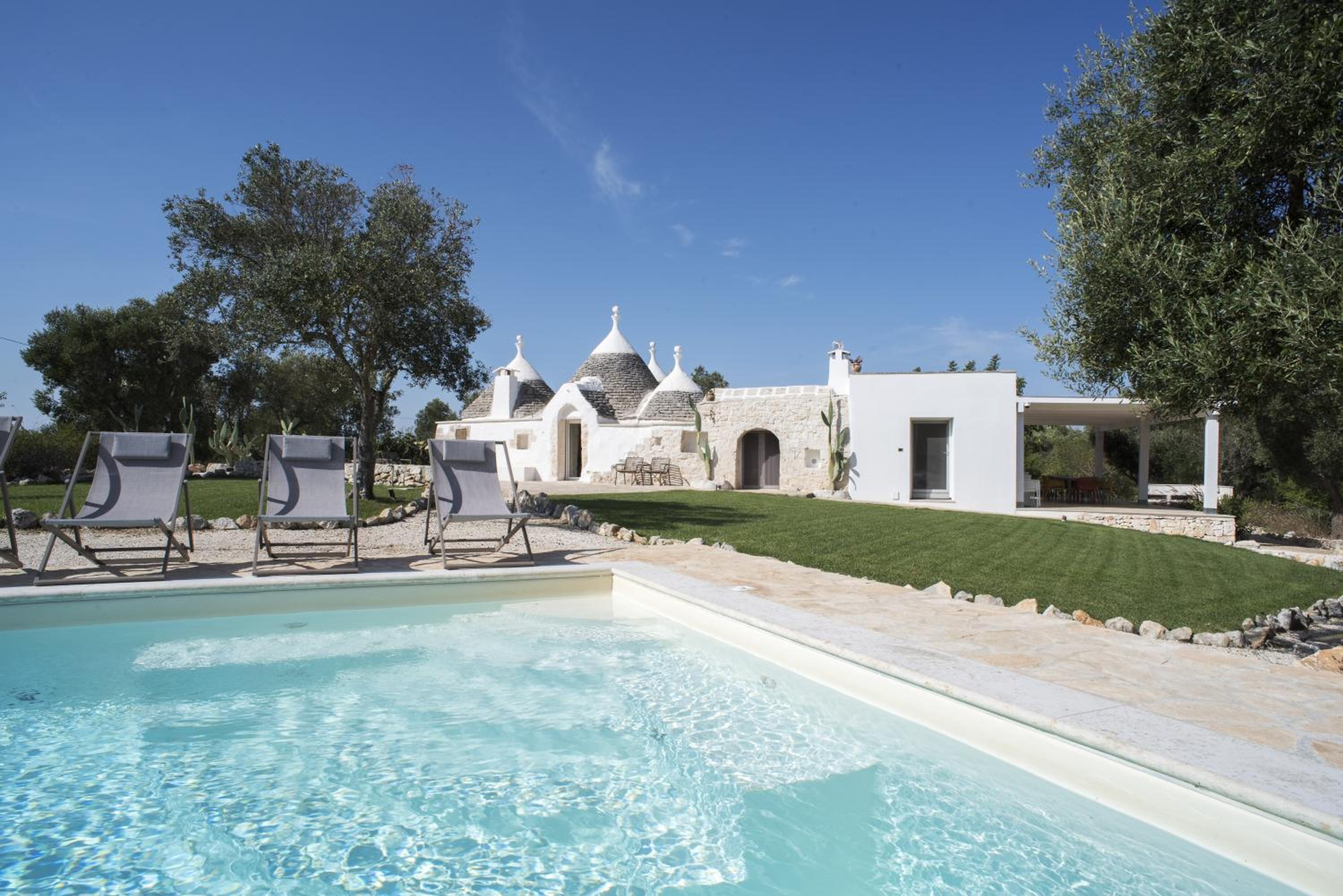 Villa photo 3