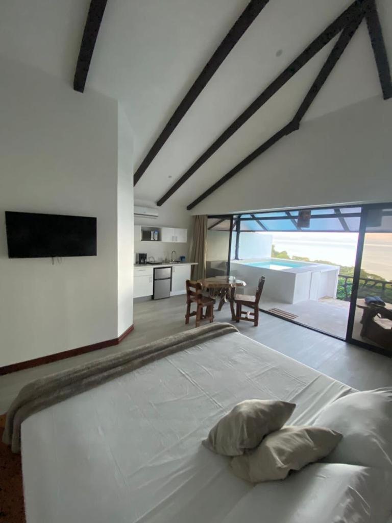 Suite with Private Pool photo 2