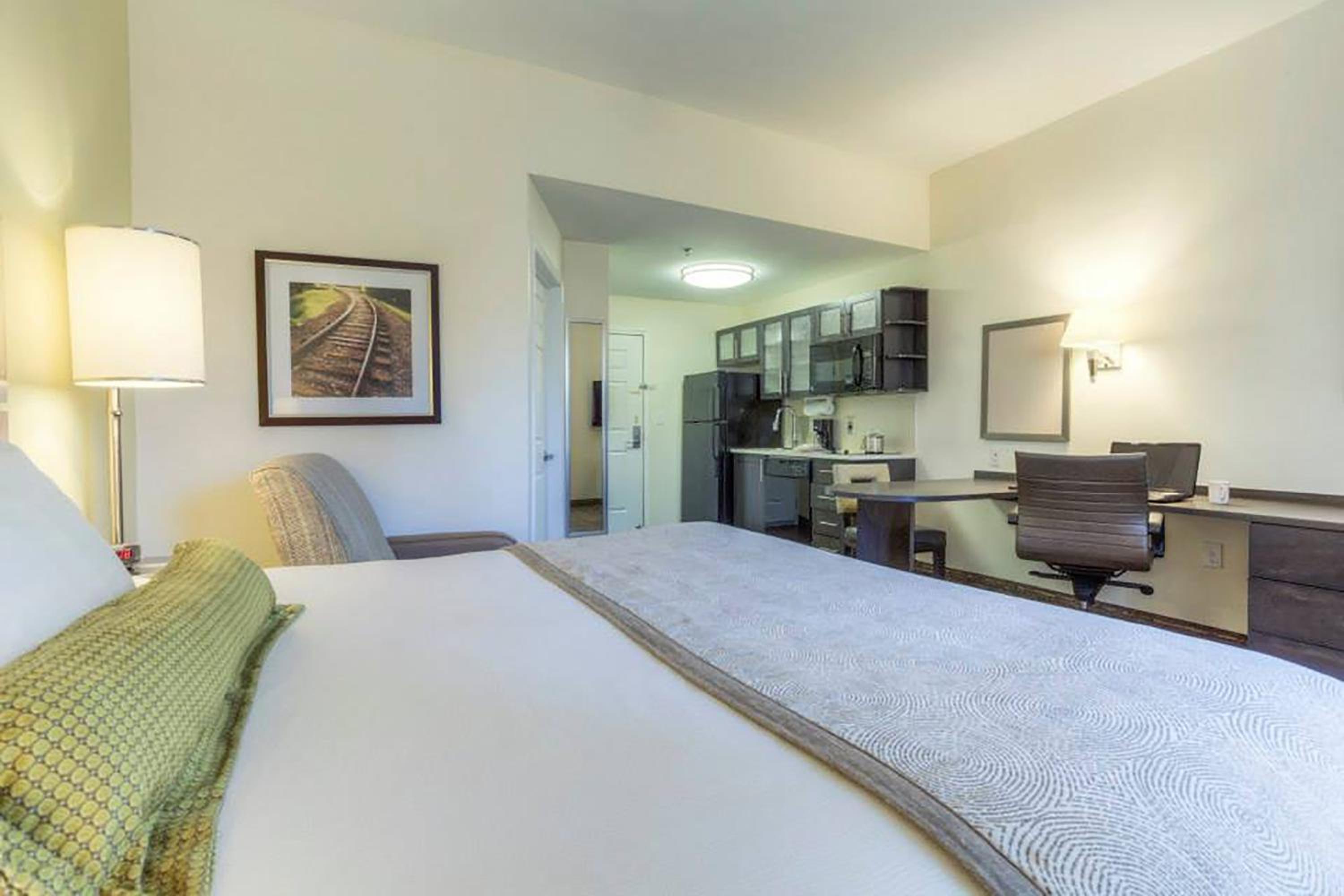 King Studio Suite - Photo 3