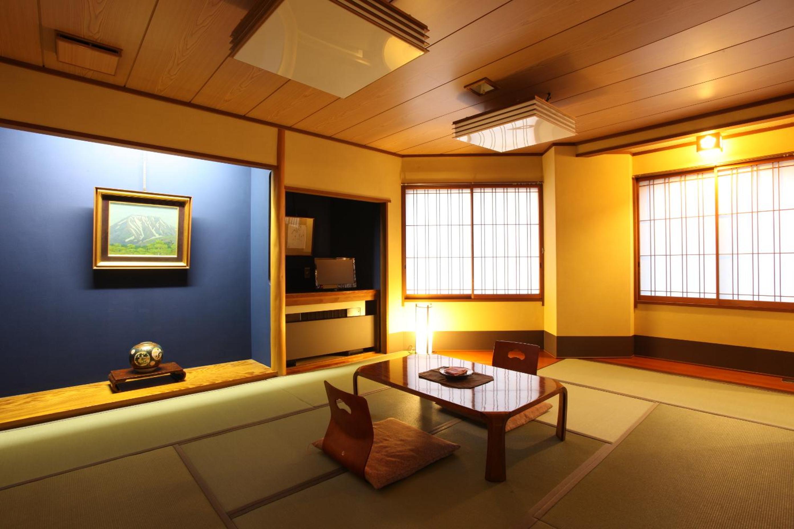 Deluxe Room with Tatami area and Private Bathroom - Photo 2