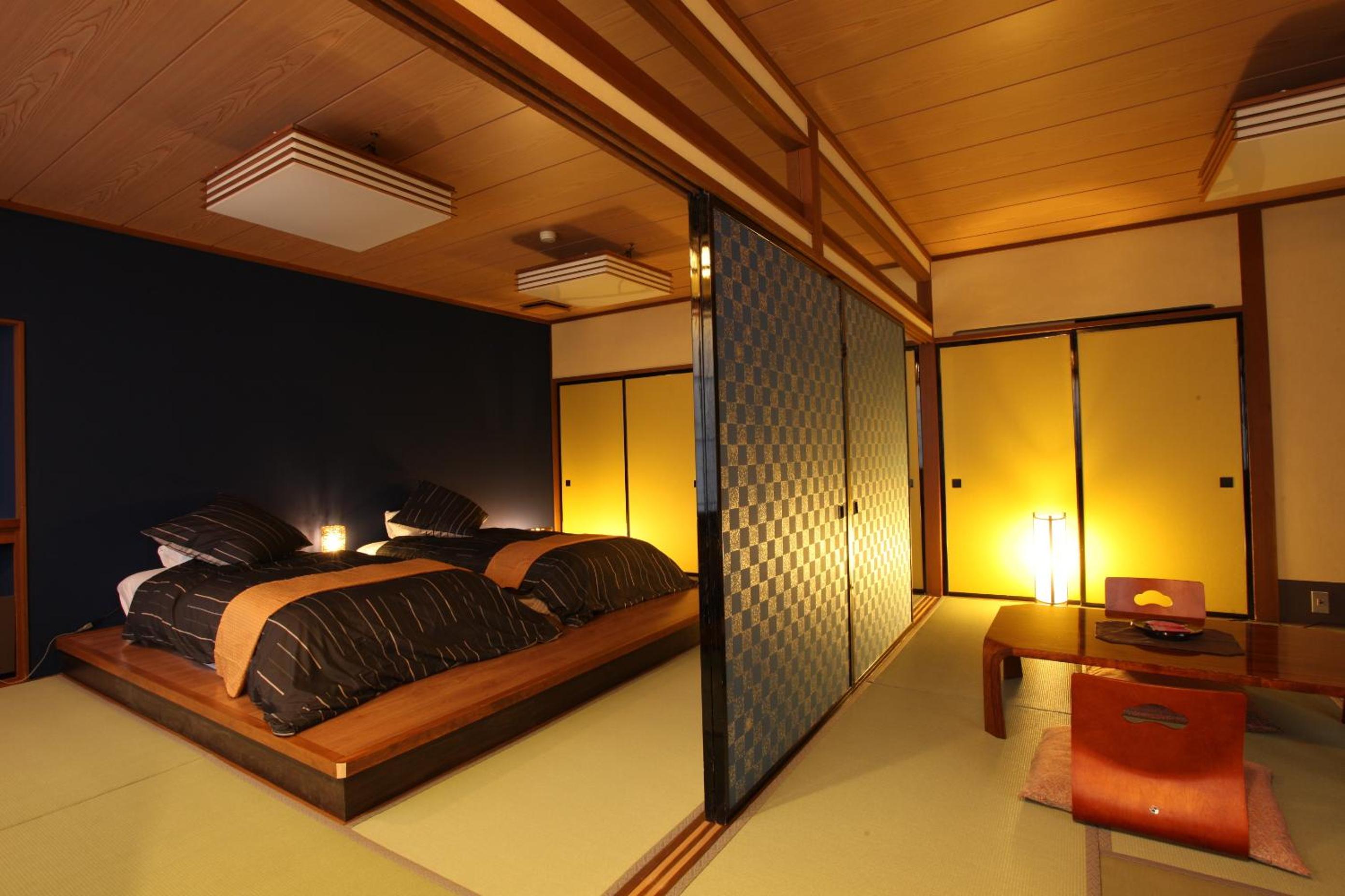 Deluxe Room with Tatami area and Private Bathroom - Photo 3