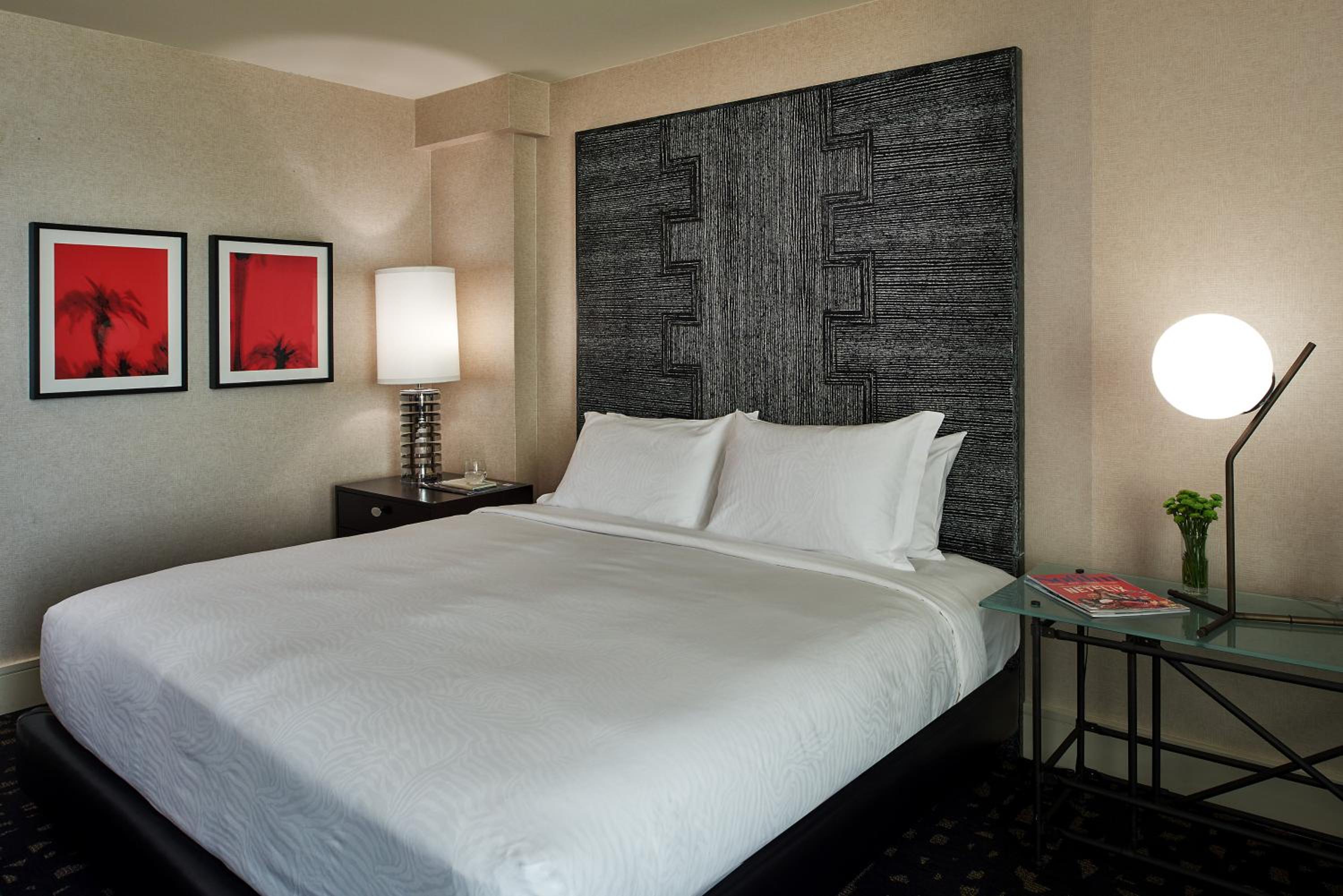 Essential King Room with Beverly Hills View thumbnail 6