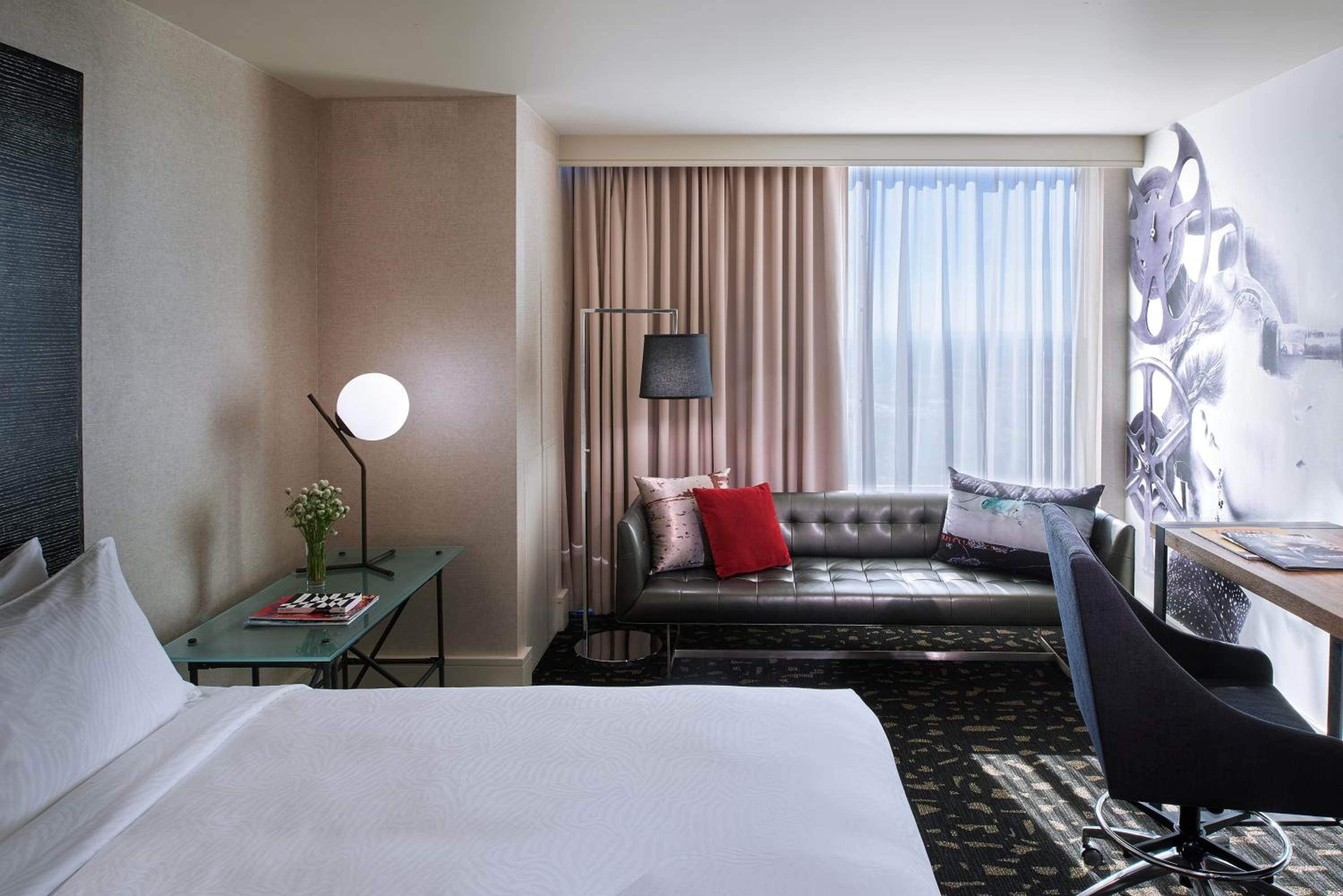 Essential King Room with Beverly Hills View