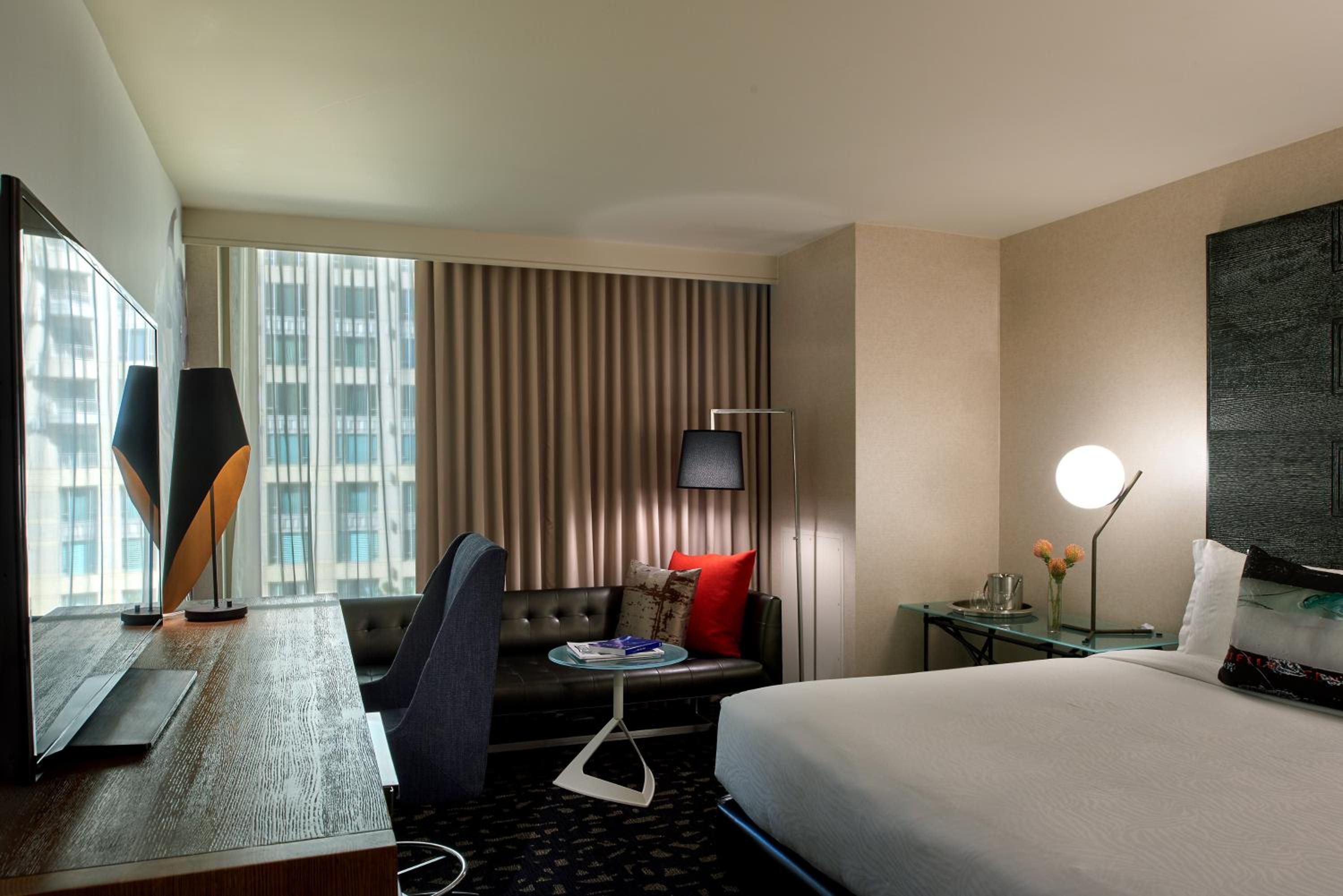 King Room thumbnail 6