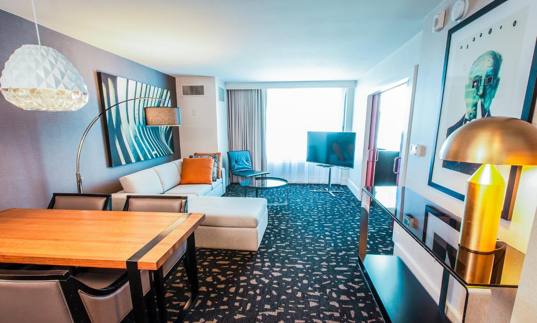 King Suite - Mobility Accessible thumbnail 5