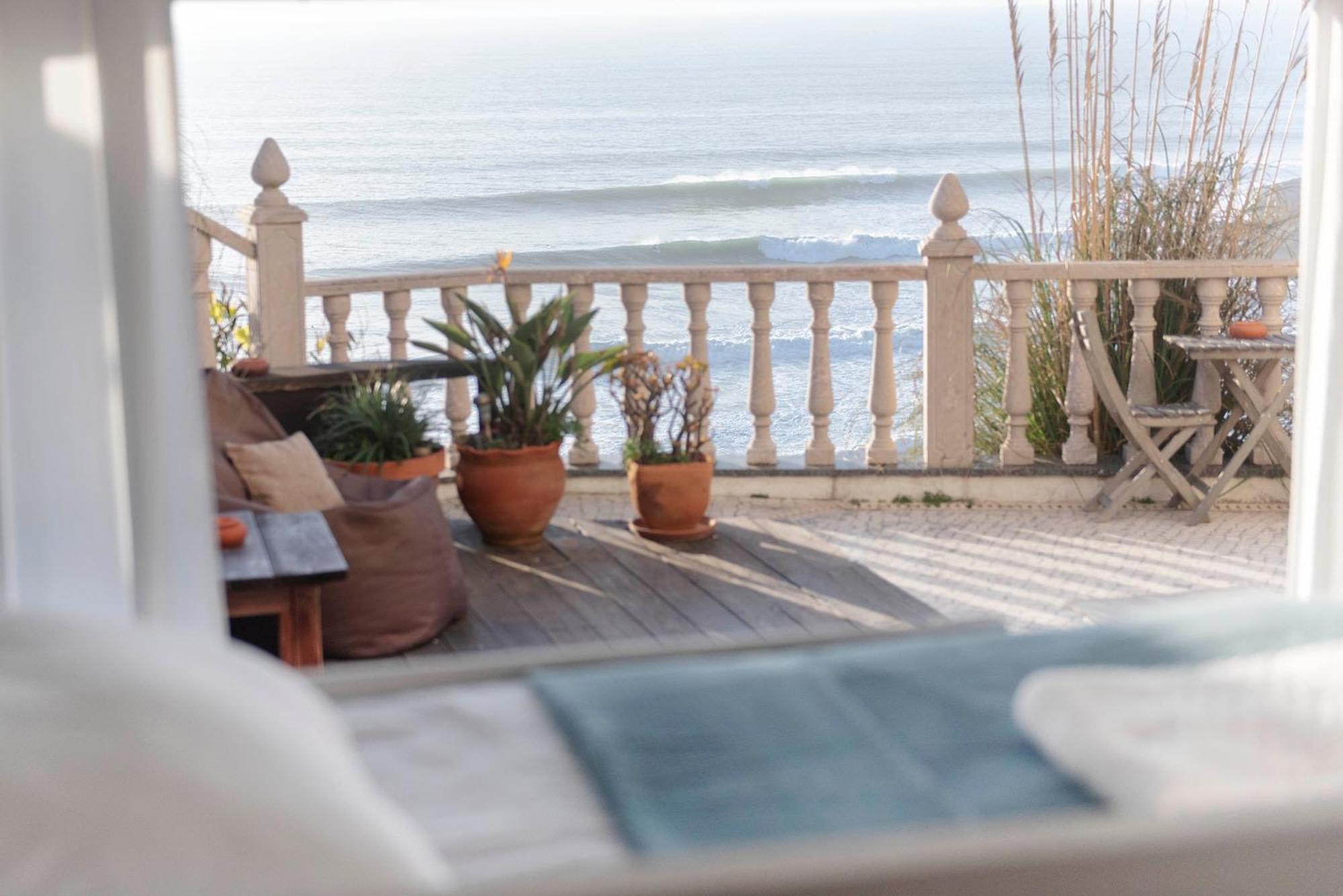 Bed in Mixed Dormitory Room with Sea View photo 3