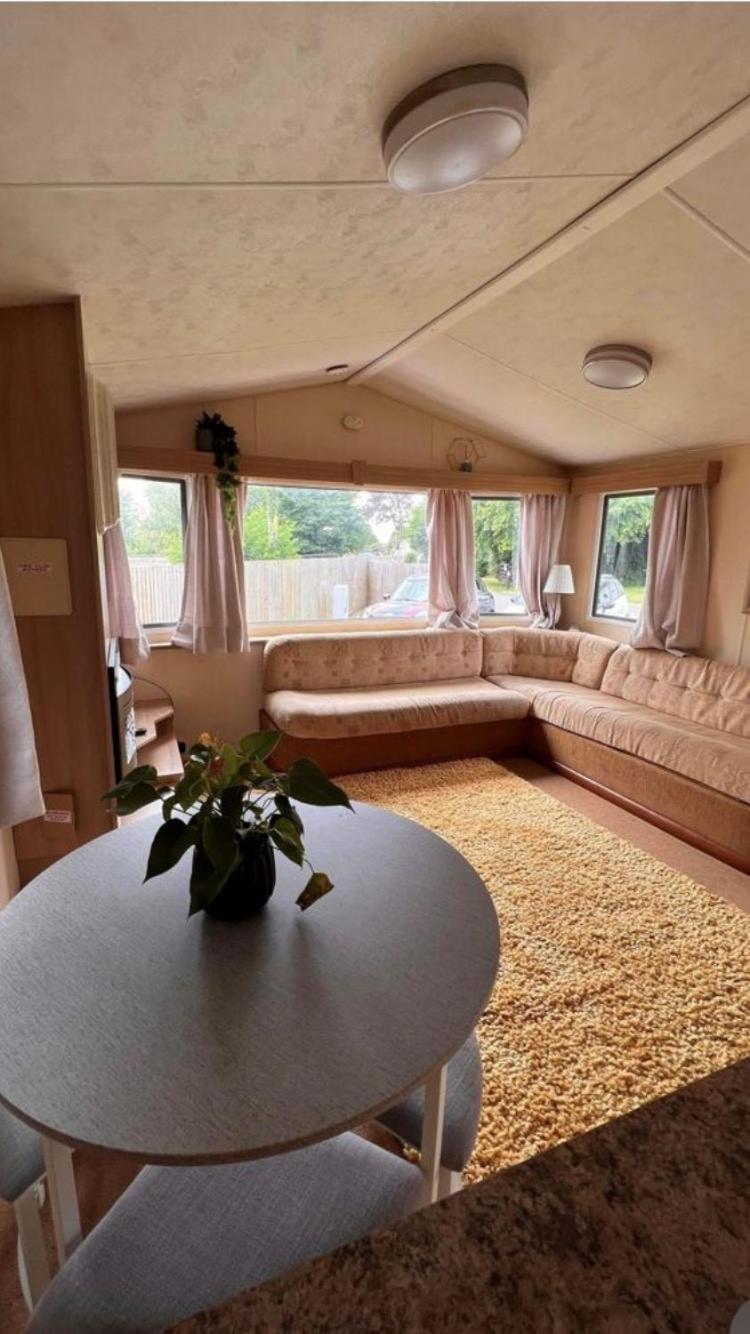Mobile Home photo 1