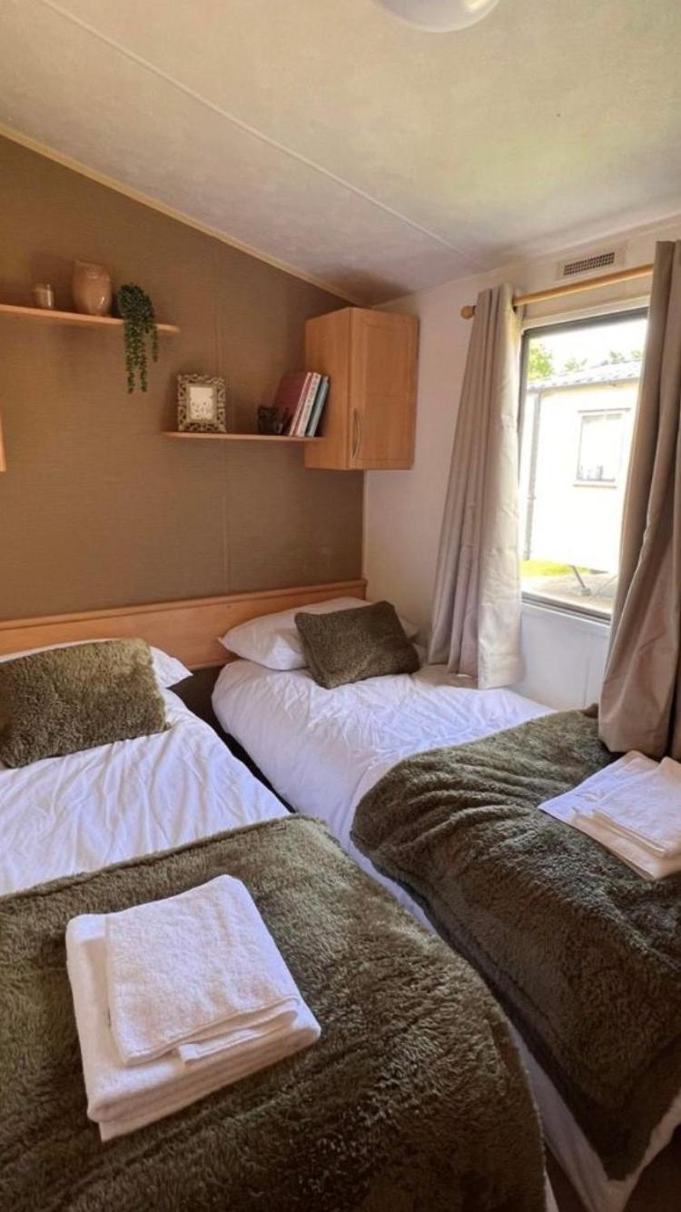 Mobile Home photo 2