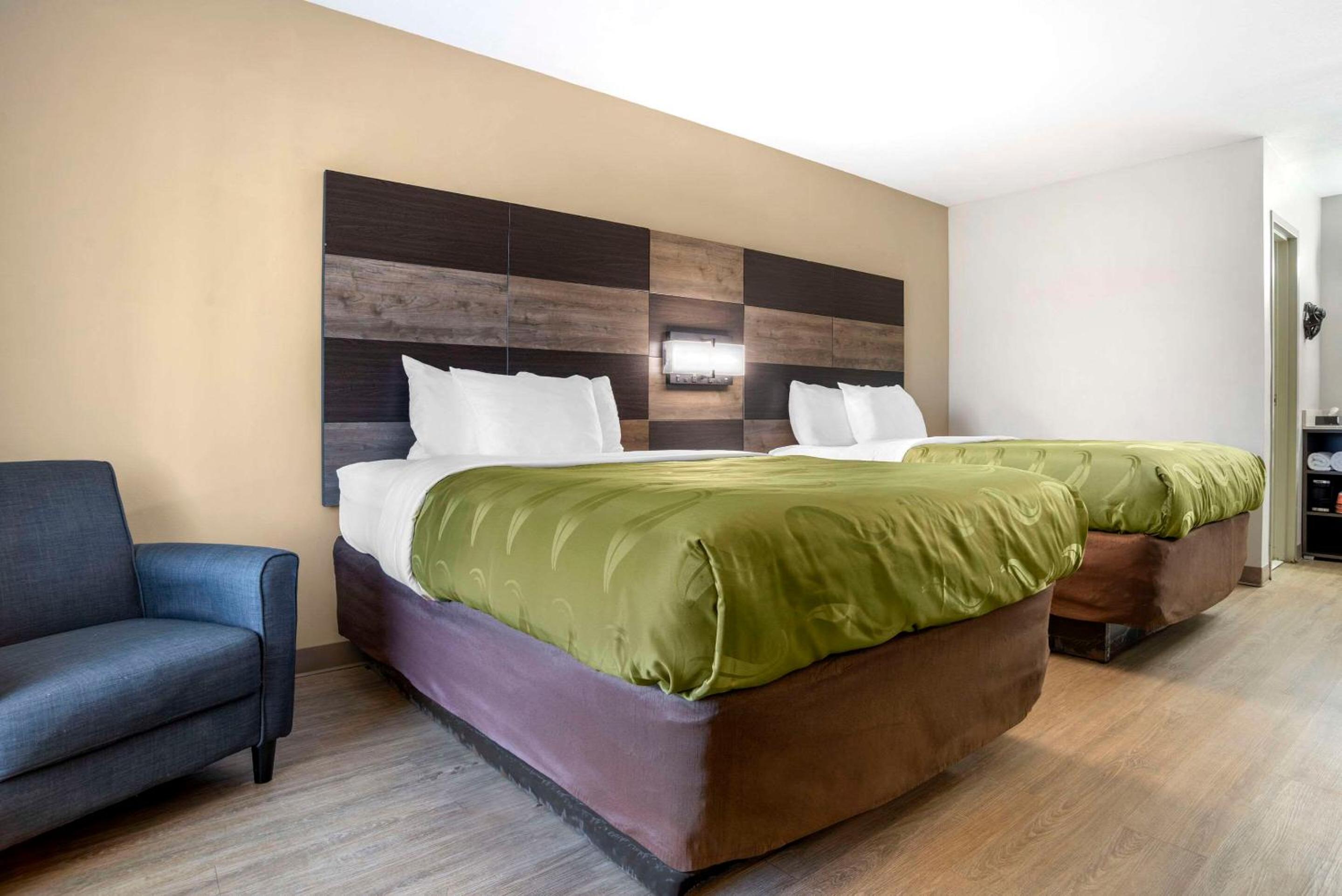 Double Room with Two Double Beds - Accessible/Non-Smoking photo 1