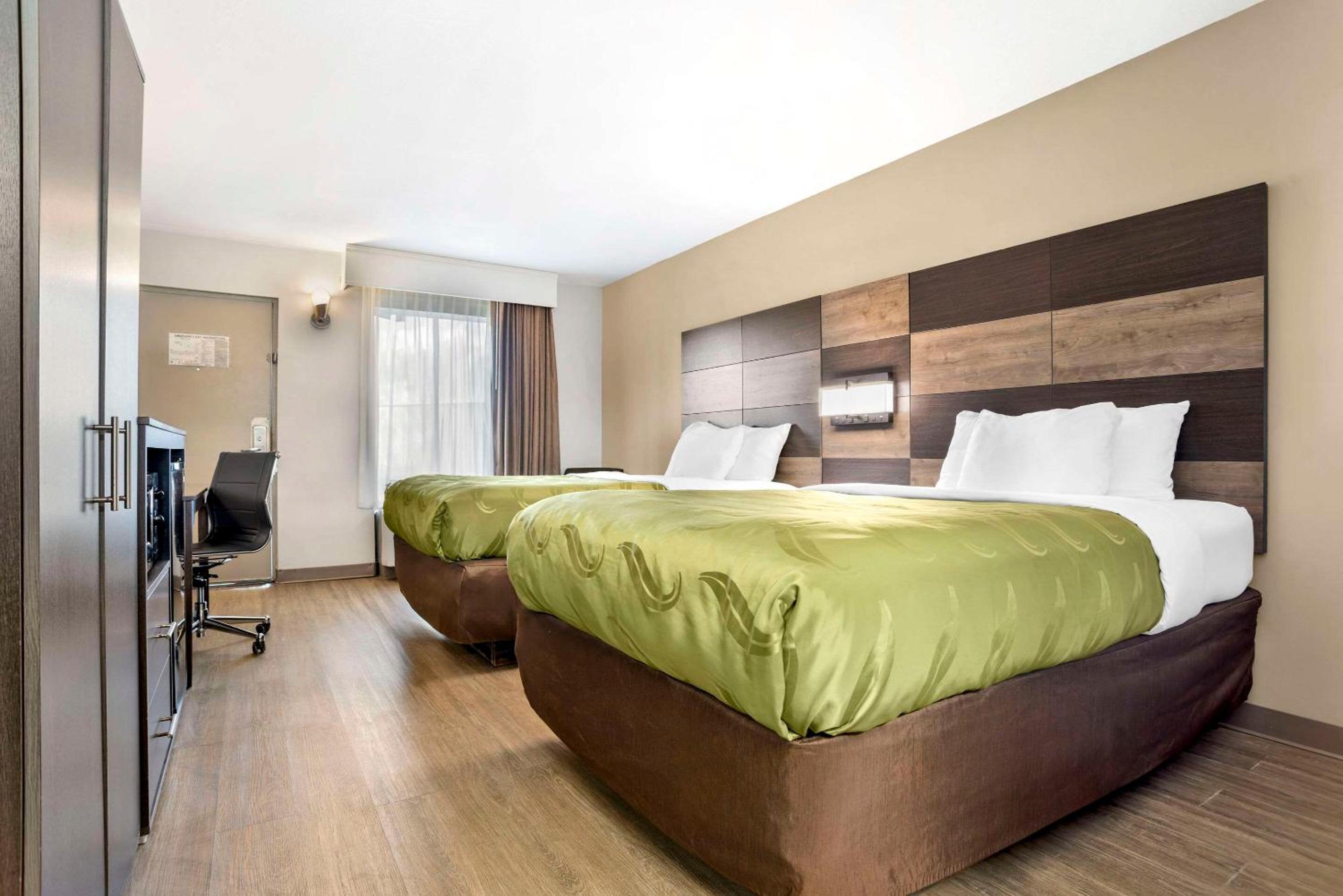 Double Room with Two Double Beds - Accessible/Non-Smoking photo 2