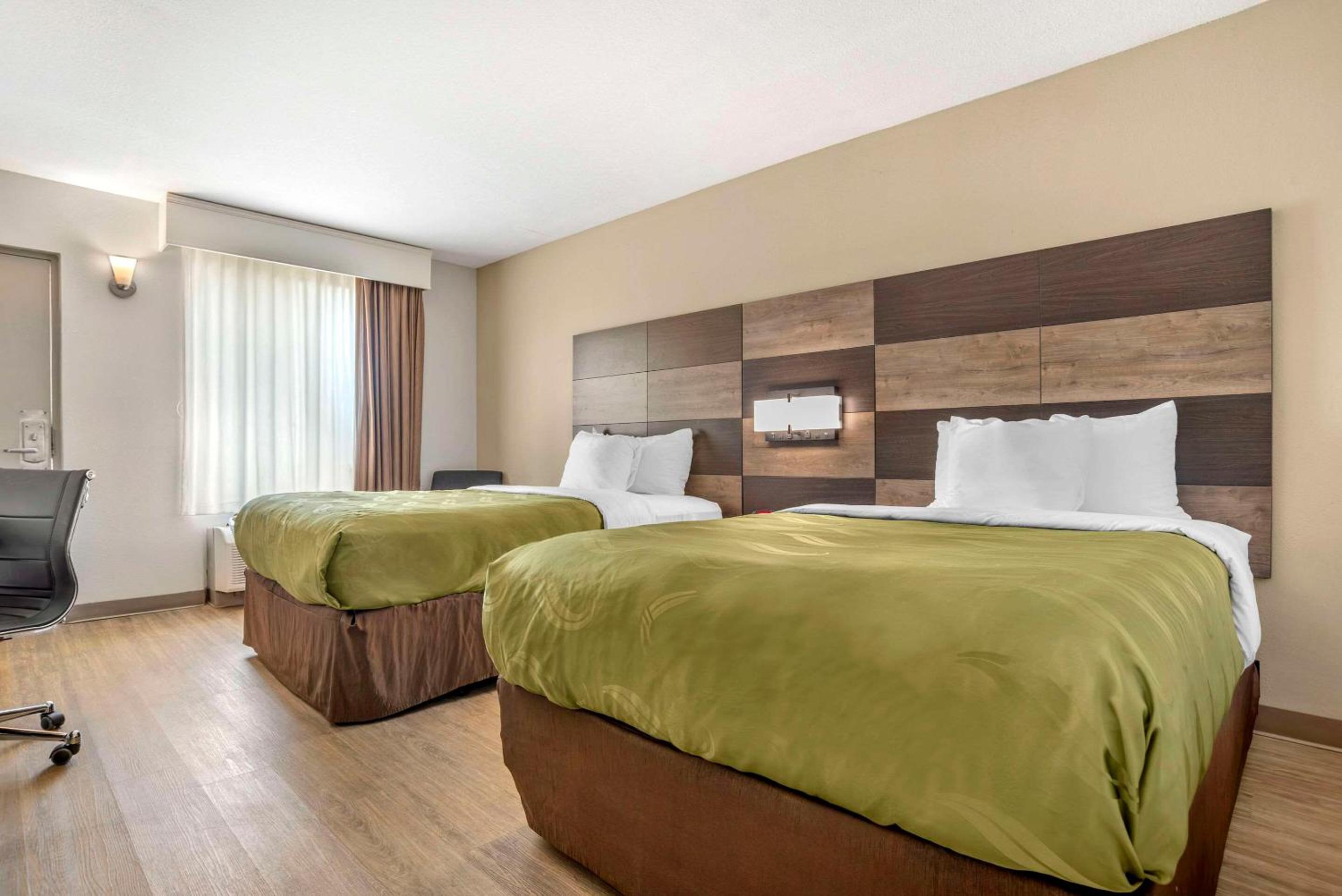 Double Room with Two Double Beds - Non-Smoking - Photo 5