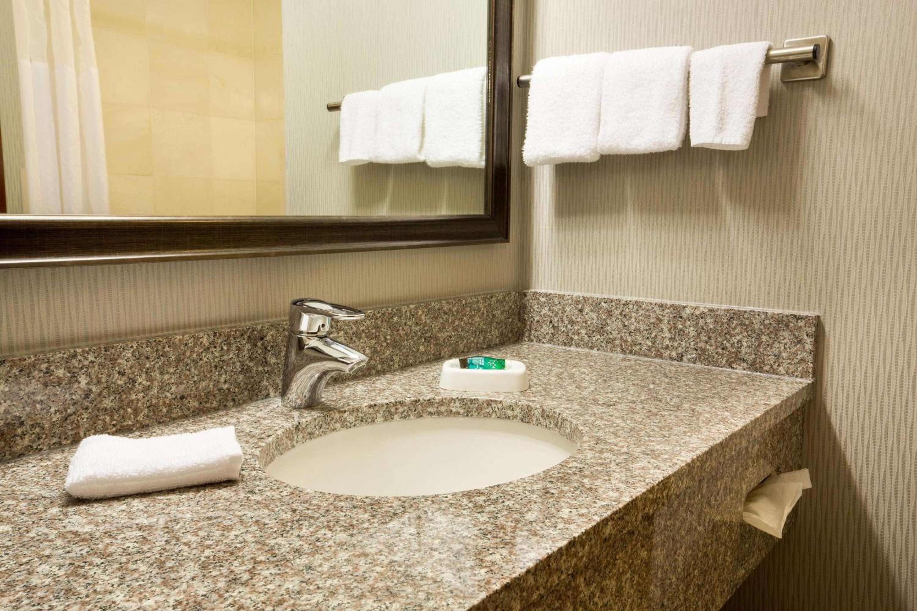 Deluxe King Meeting Room, 2 Rooms - Accessible , Tub