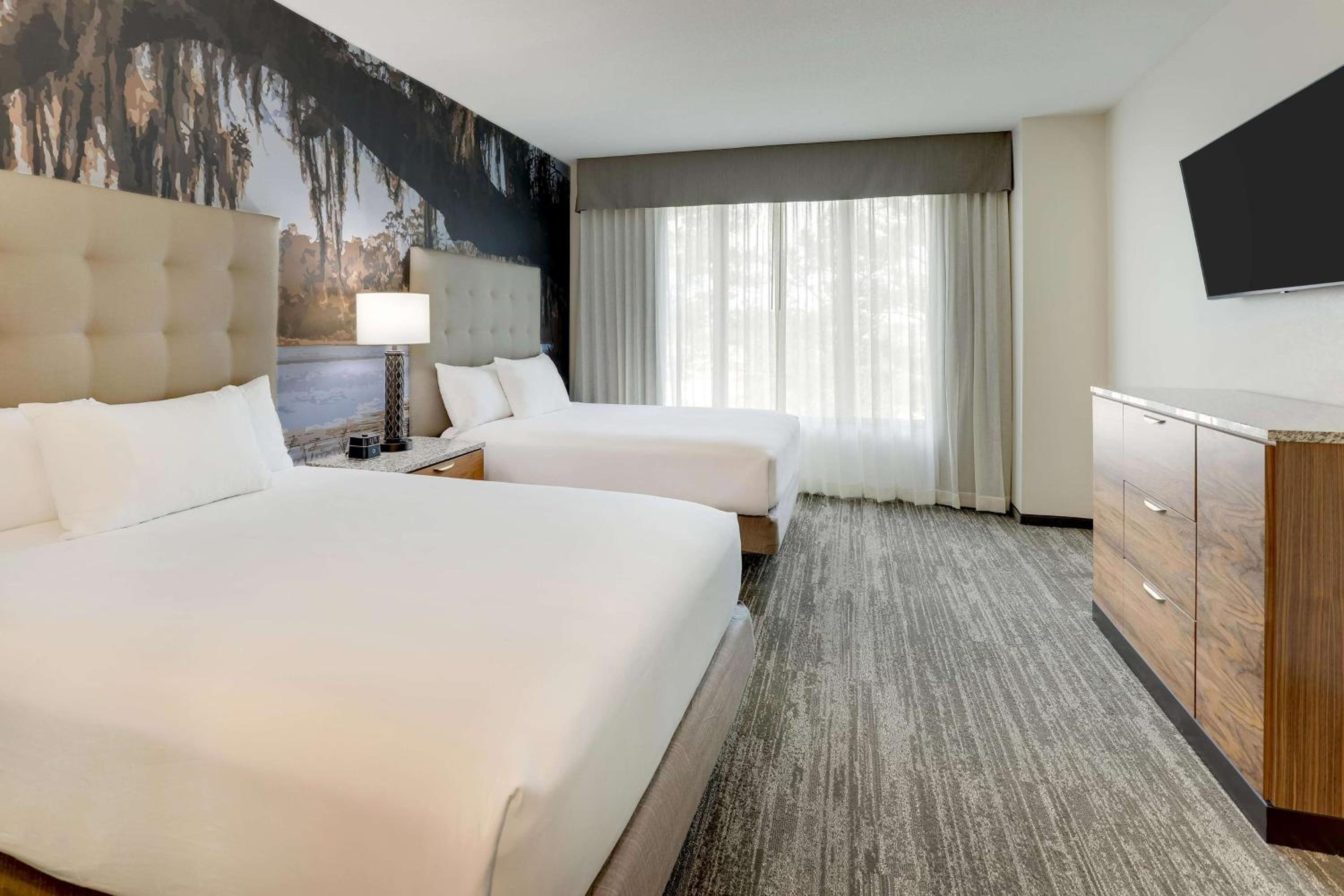 Upper Floor Queen Suite with Sofa Bed photo 3