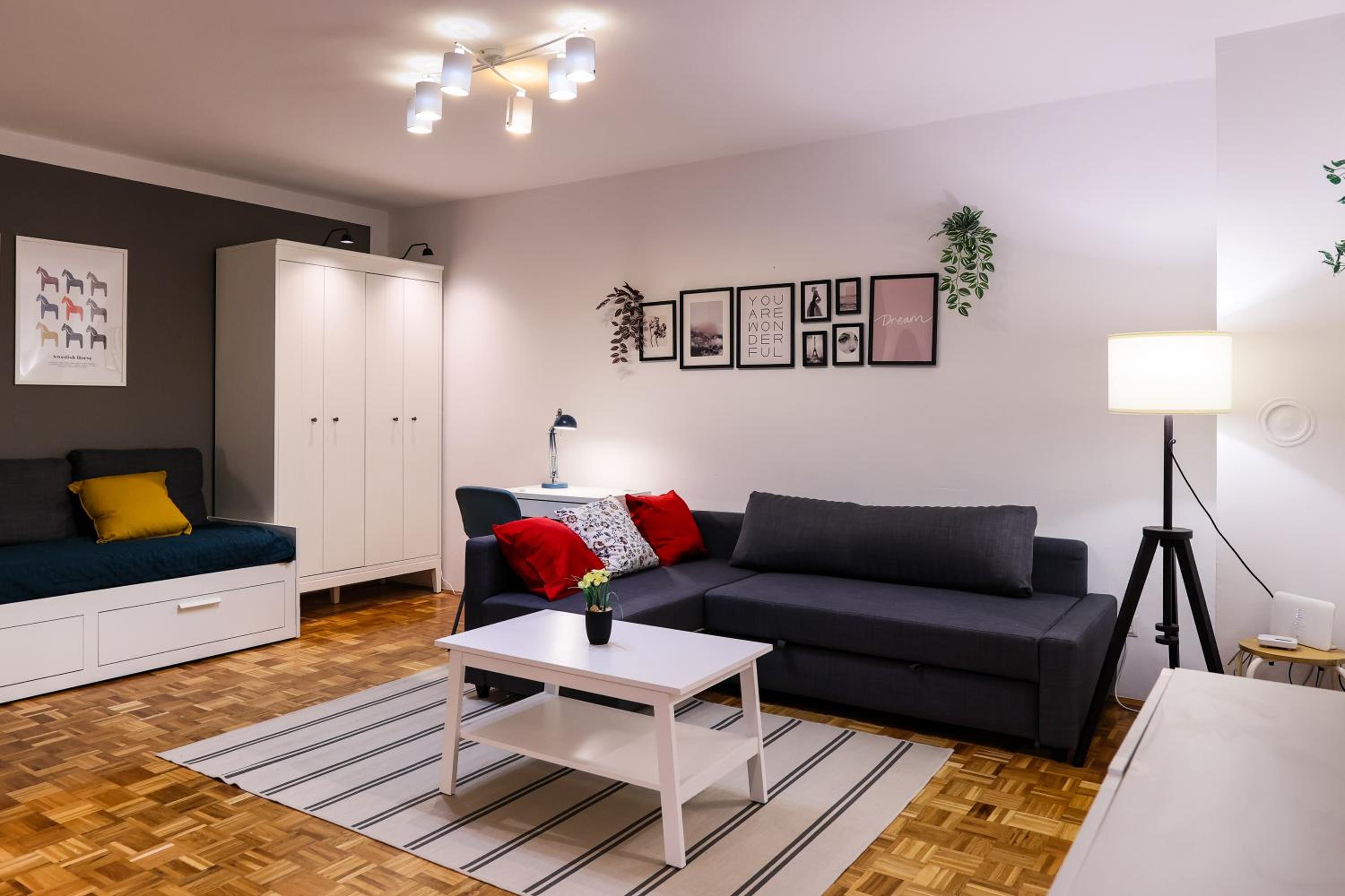 One-Bedroom Apartment