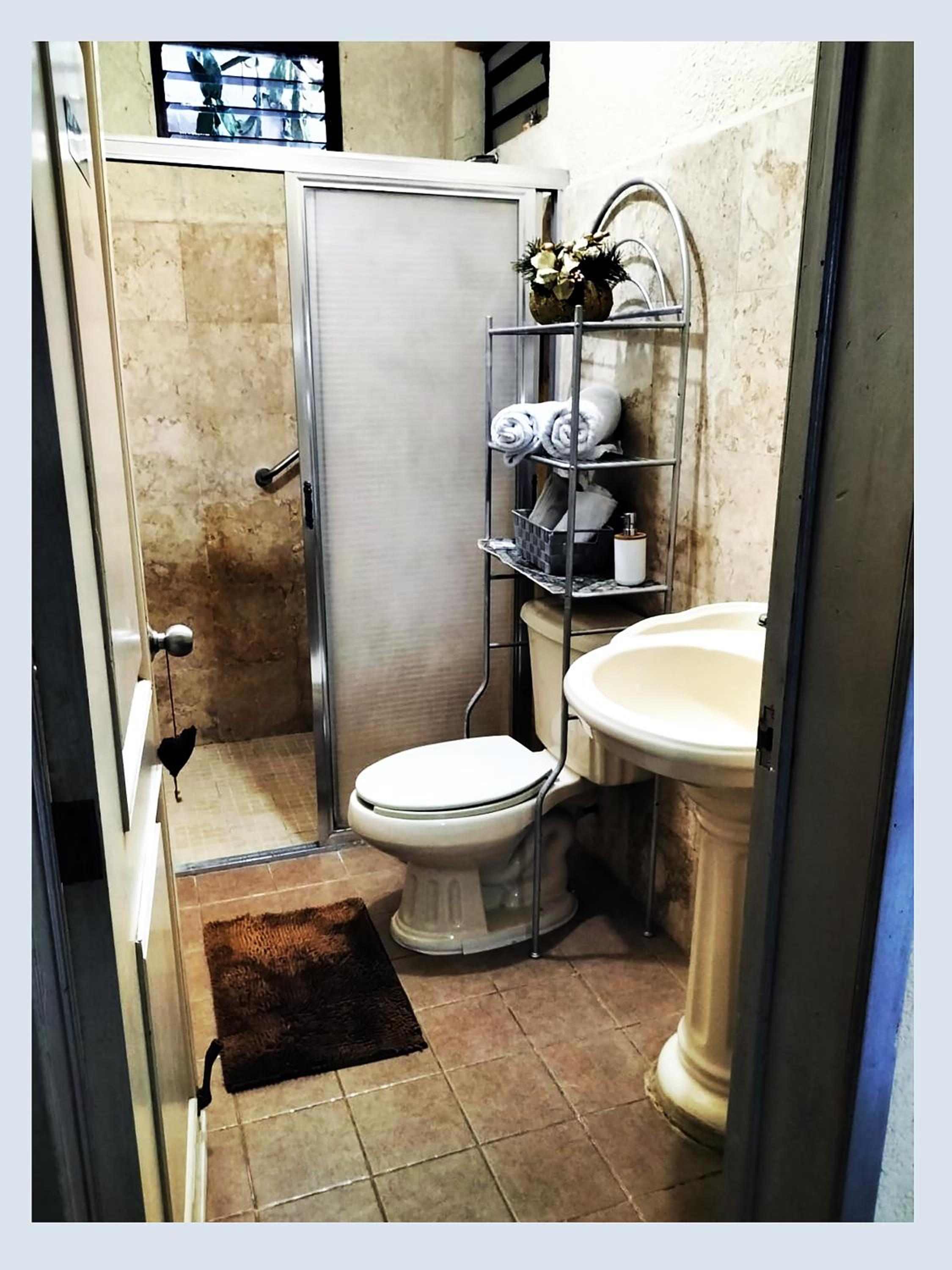 Double Room with Private External Bathroom - Photo 8
