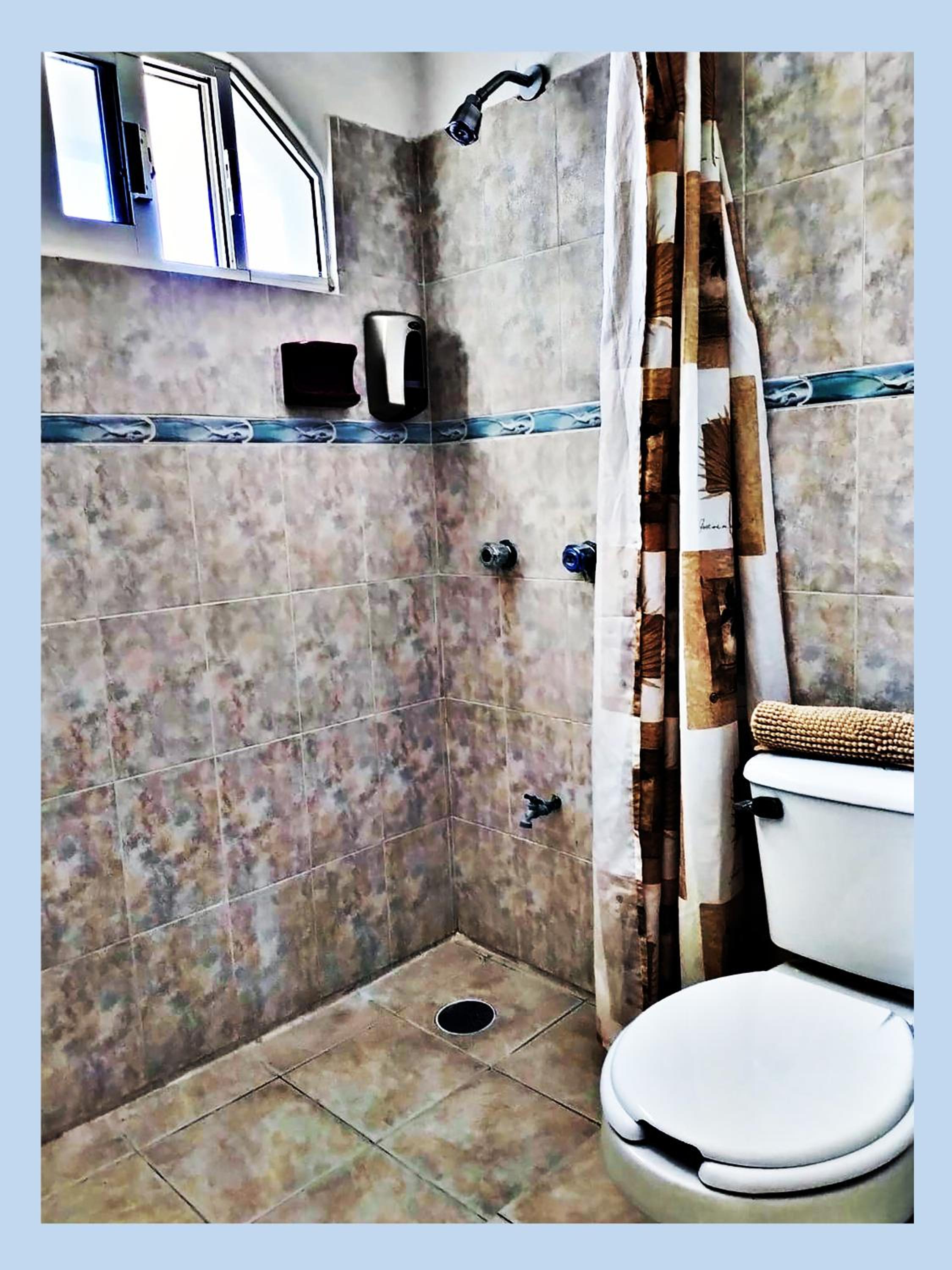 Double Room with Private Bathroom - Photo 7