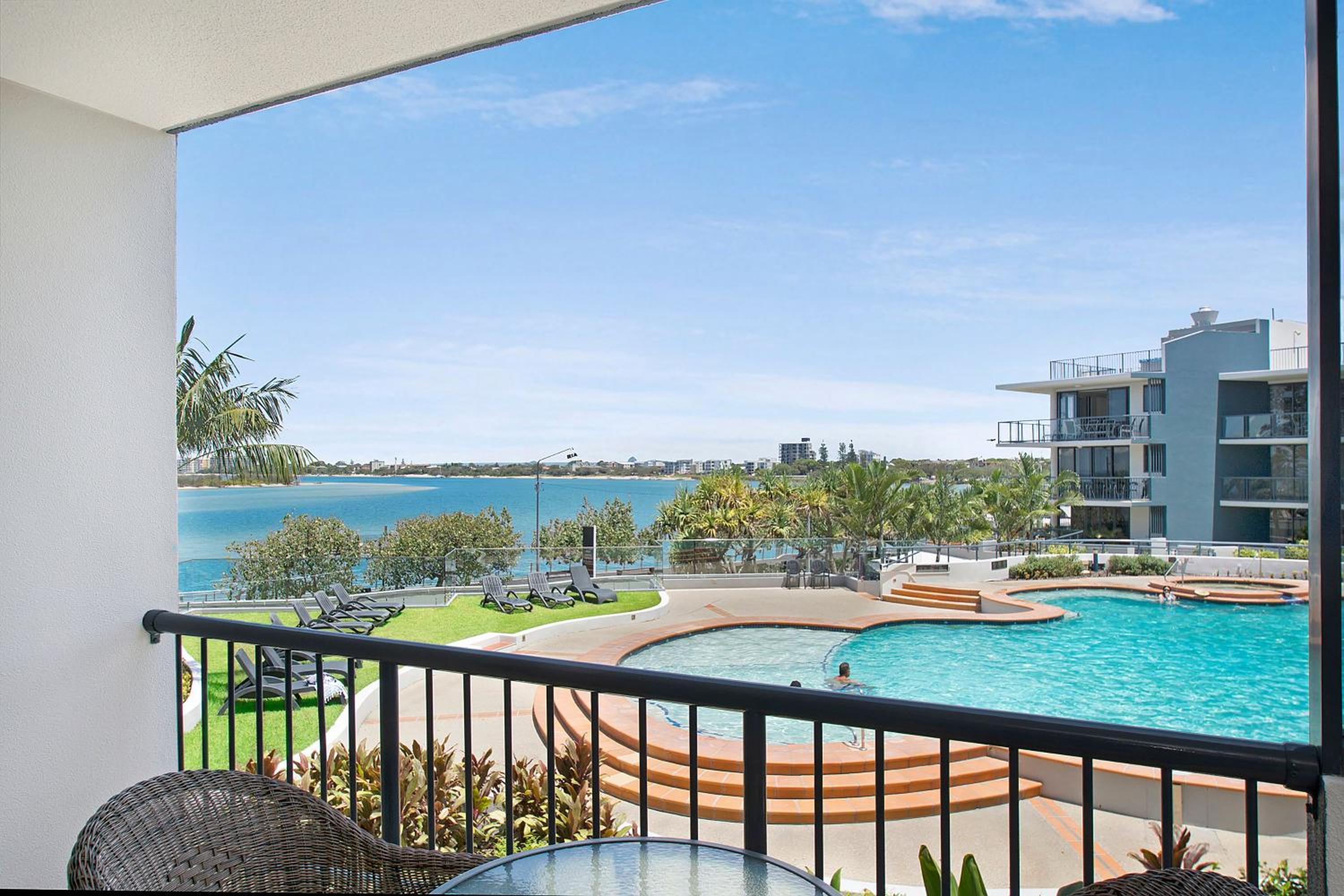 One-Bedroom Water View Apartment - Photo 5